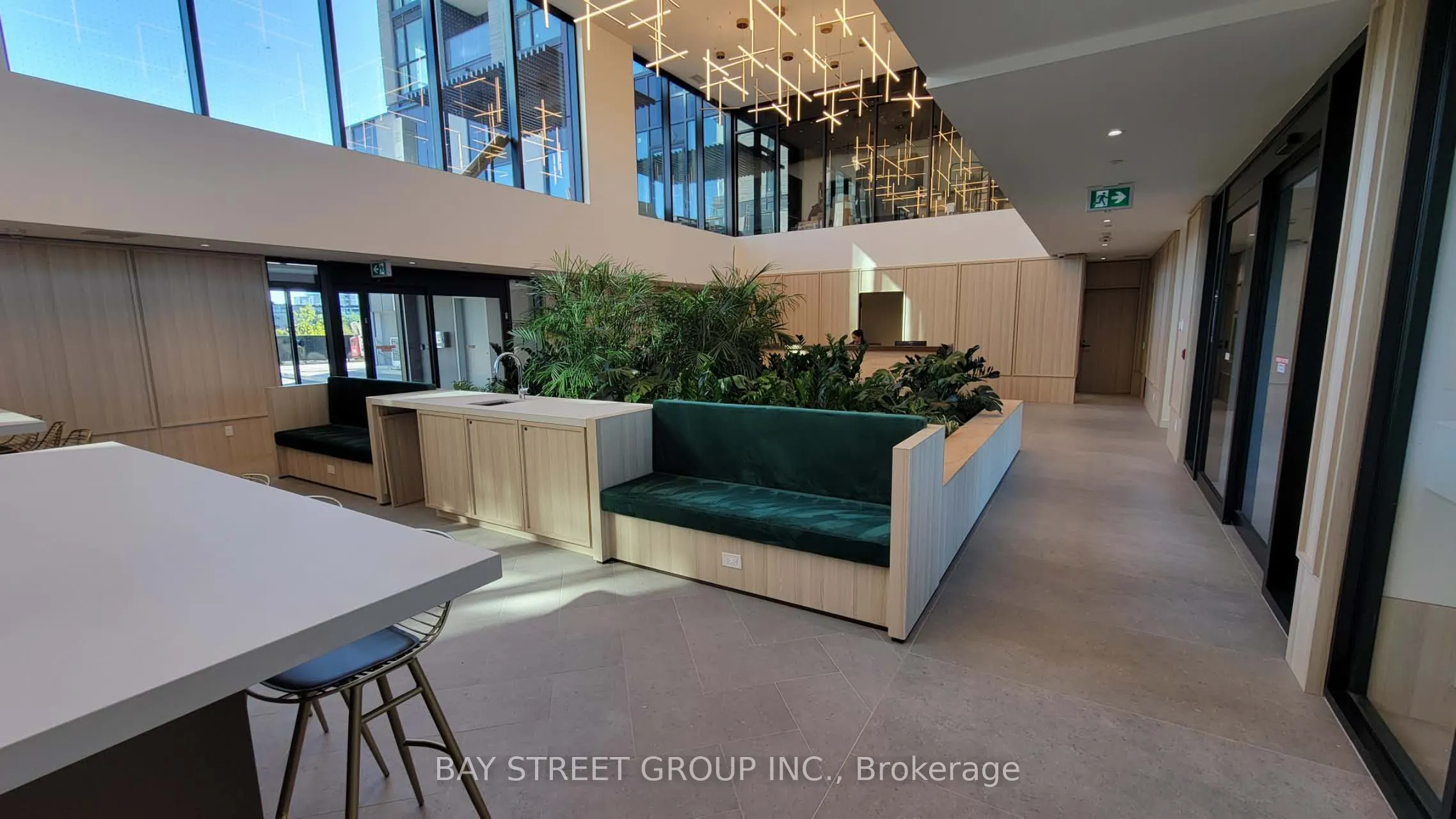 3079 Trafalgar Road, #406