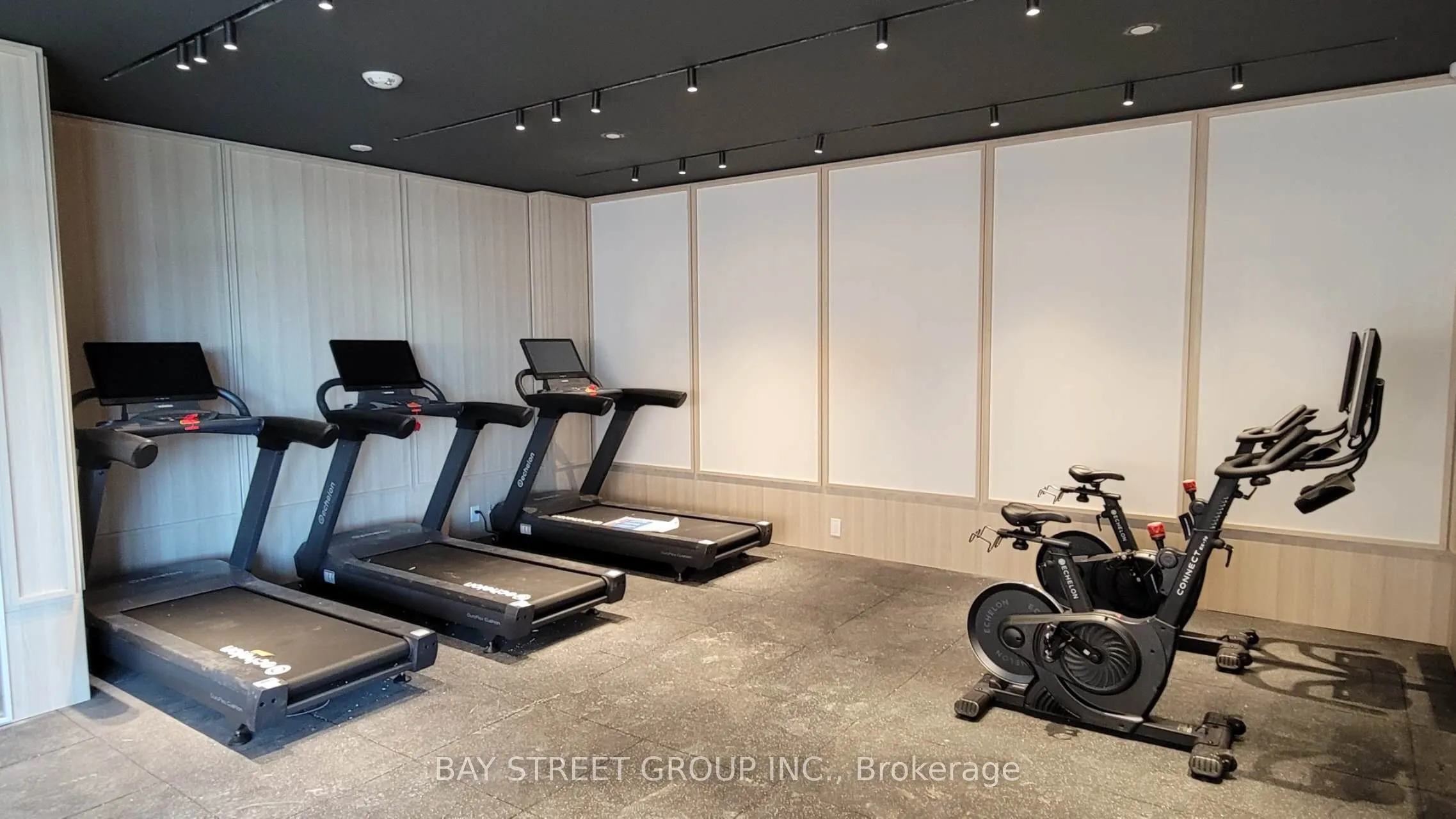 3079 Trafalgar Road, #406
