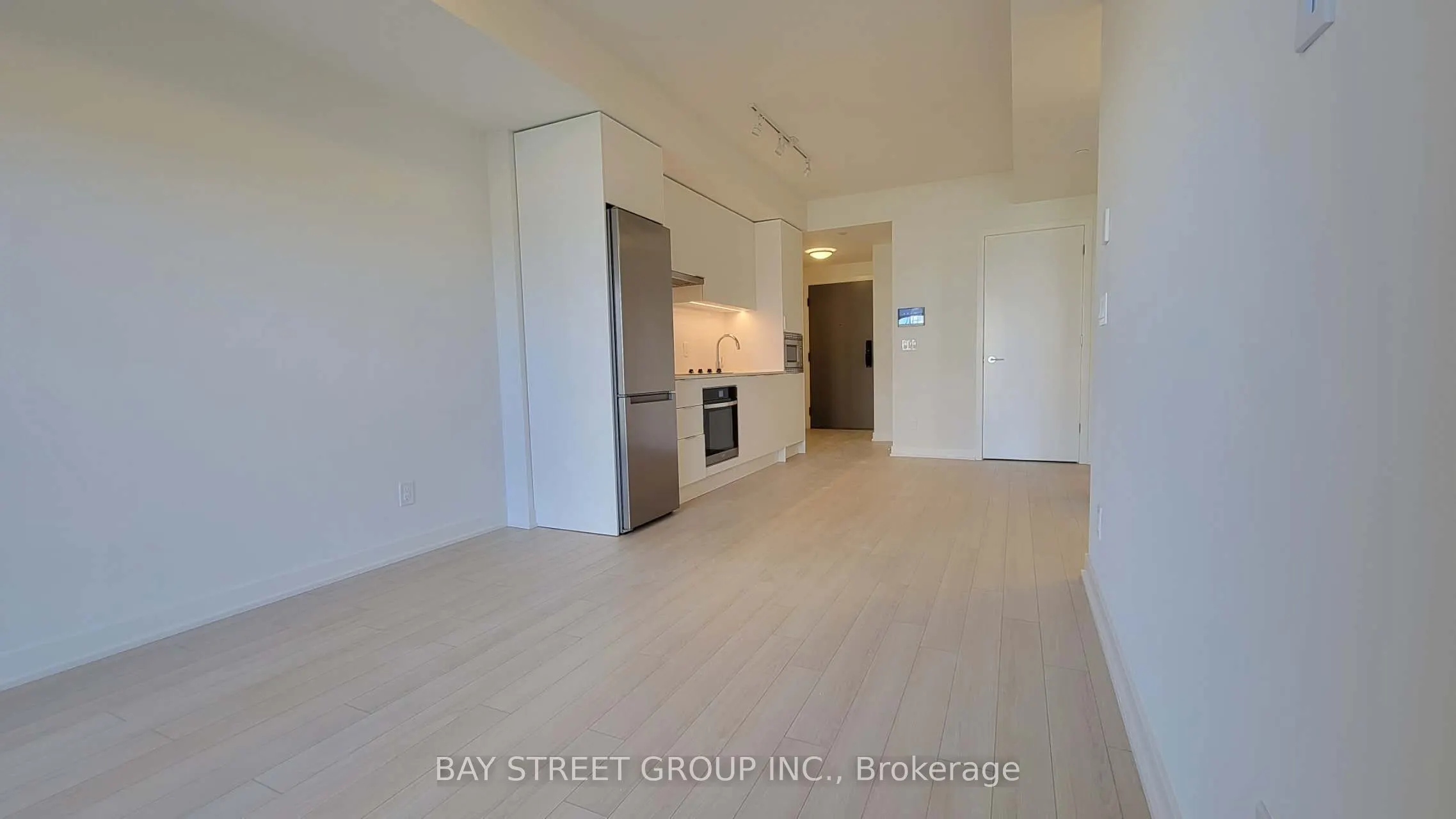 3079 Trafalgar Road, #406