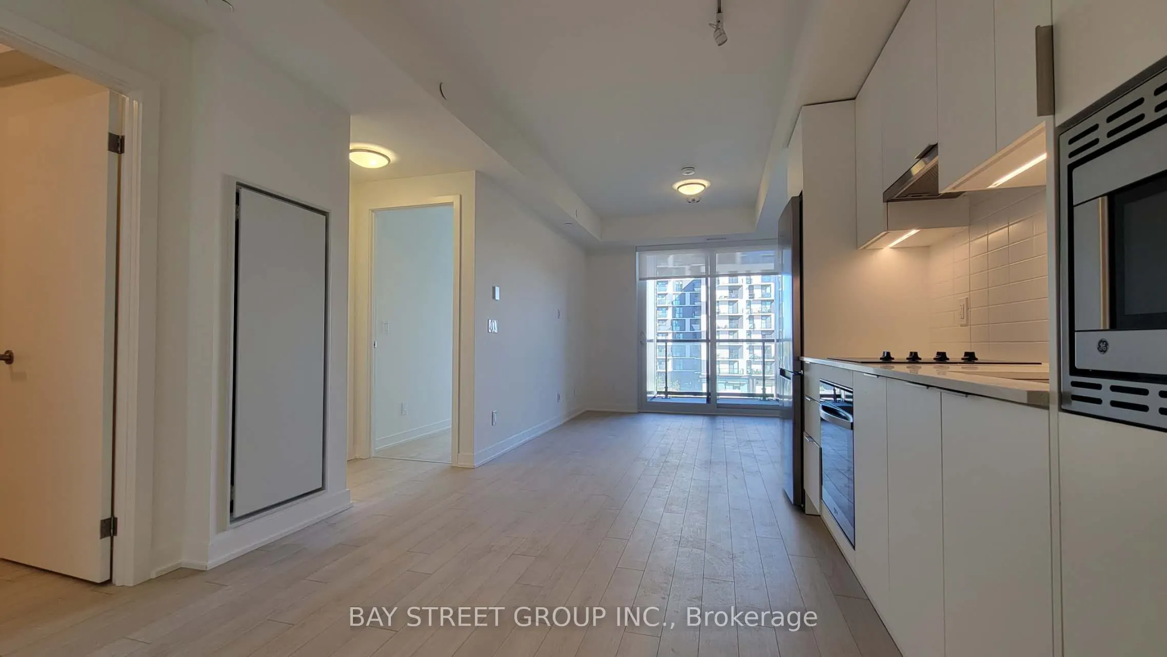 3079 Trafalgar Road, #406