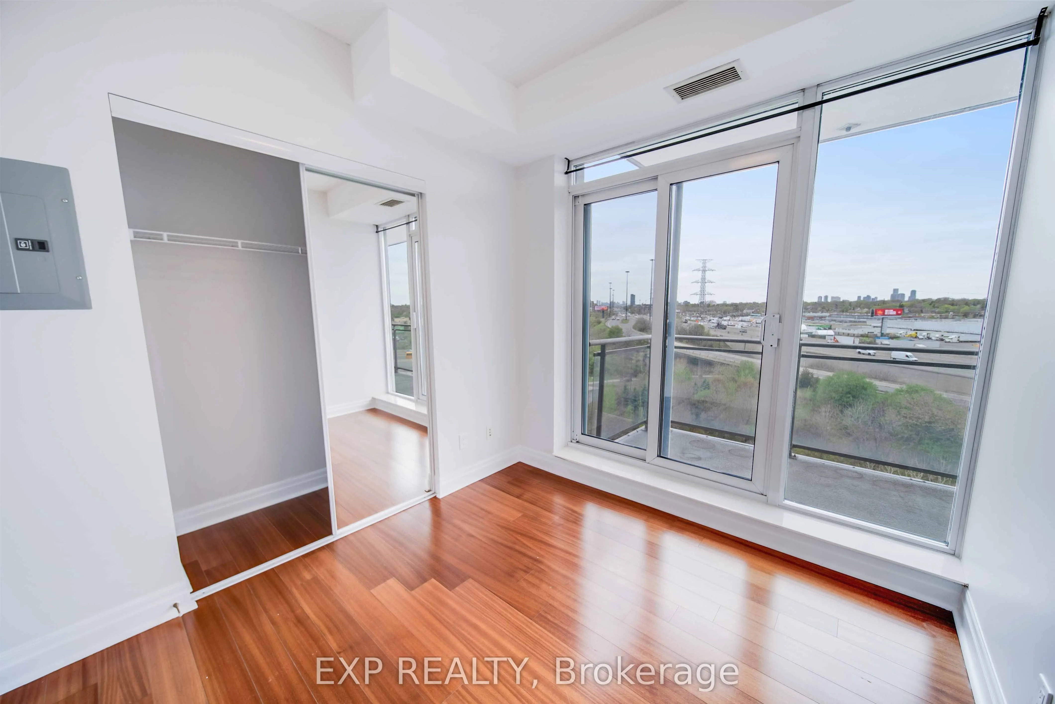 2119 Lakeshore Boulevard W, #1003