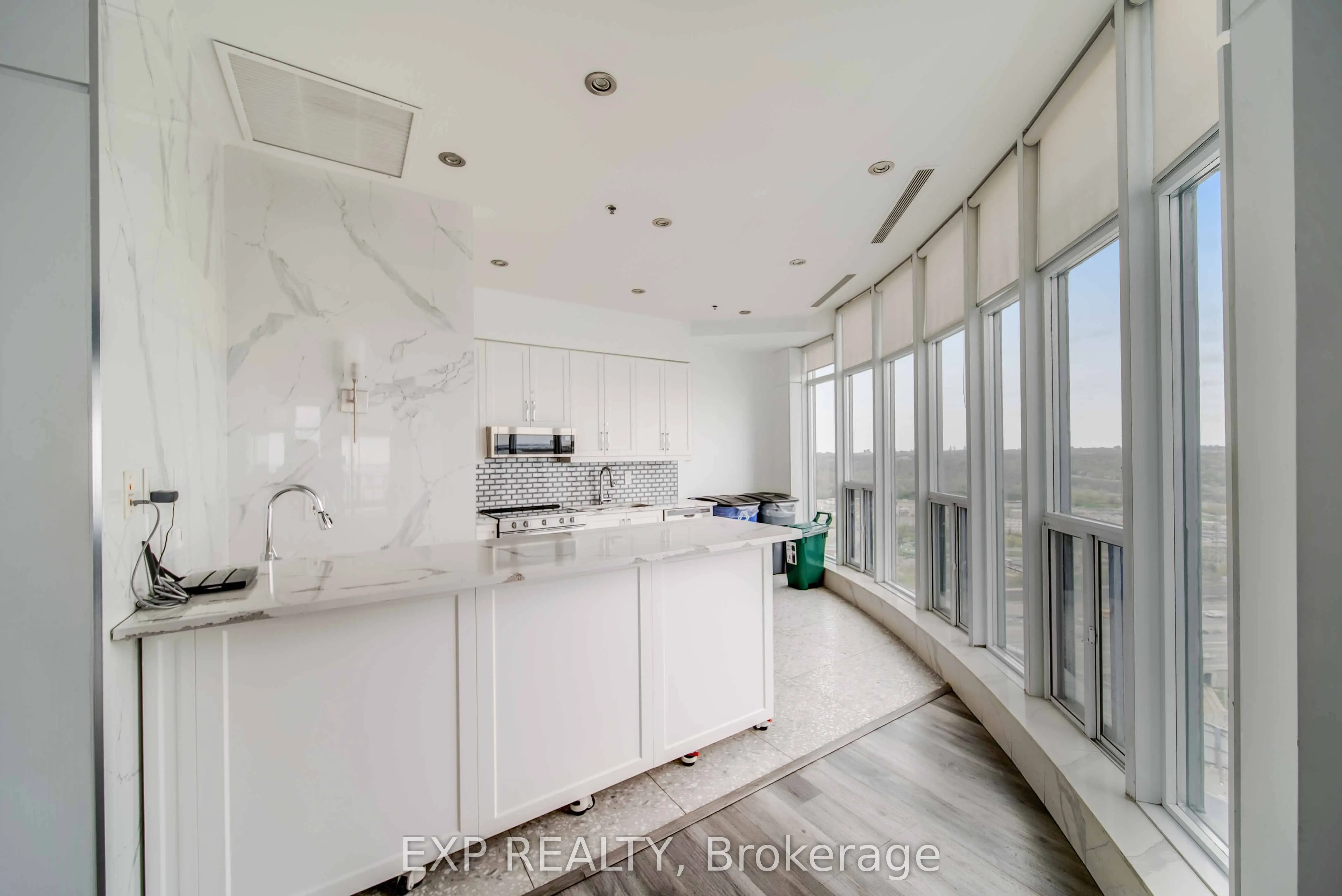 2119 Lakeshore Boulevard W, #1003