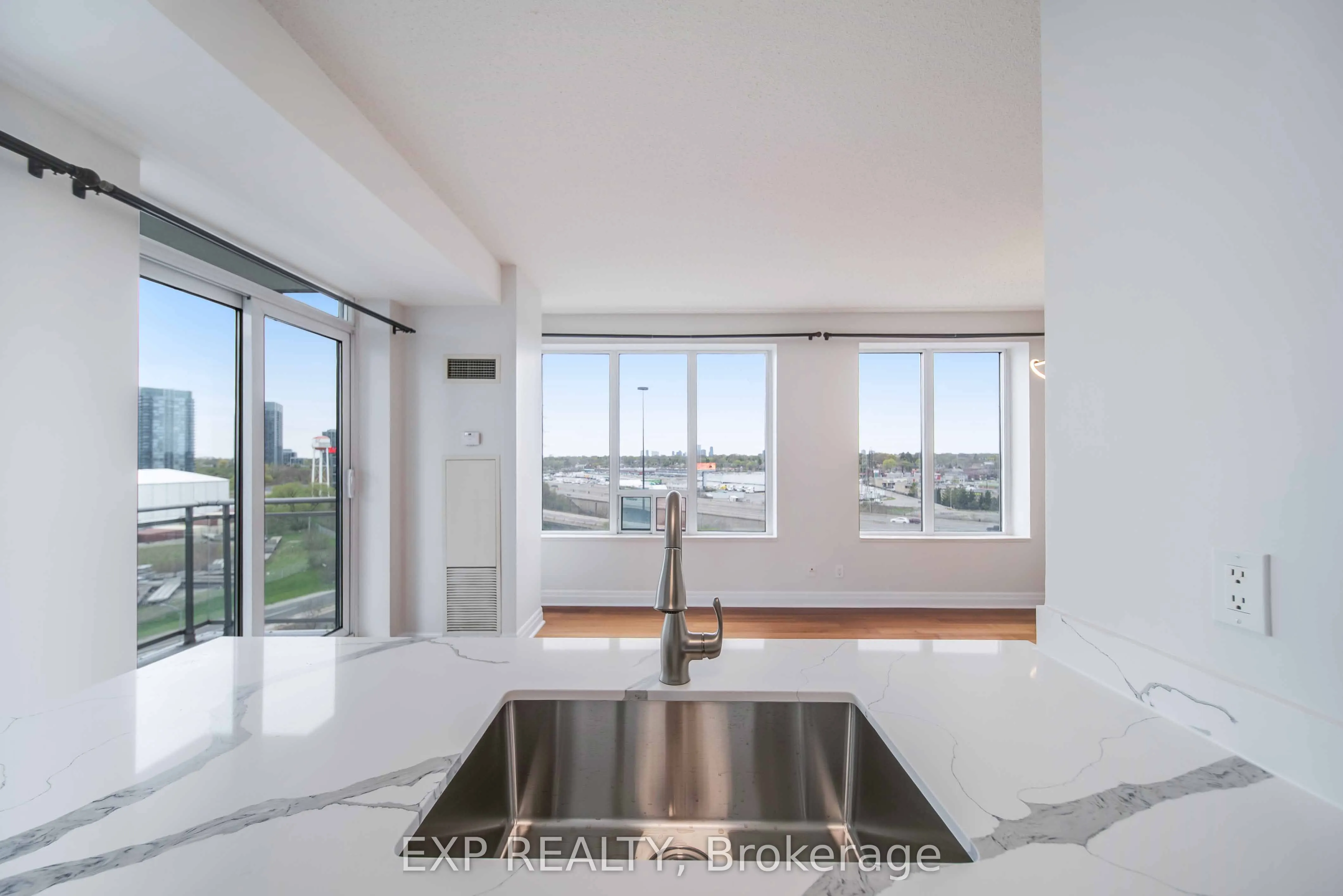 2119 Lakeshore Boulevard W, #1003