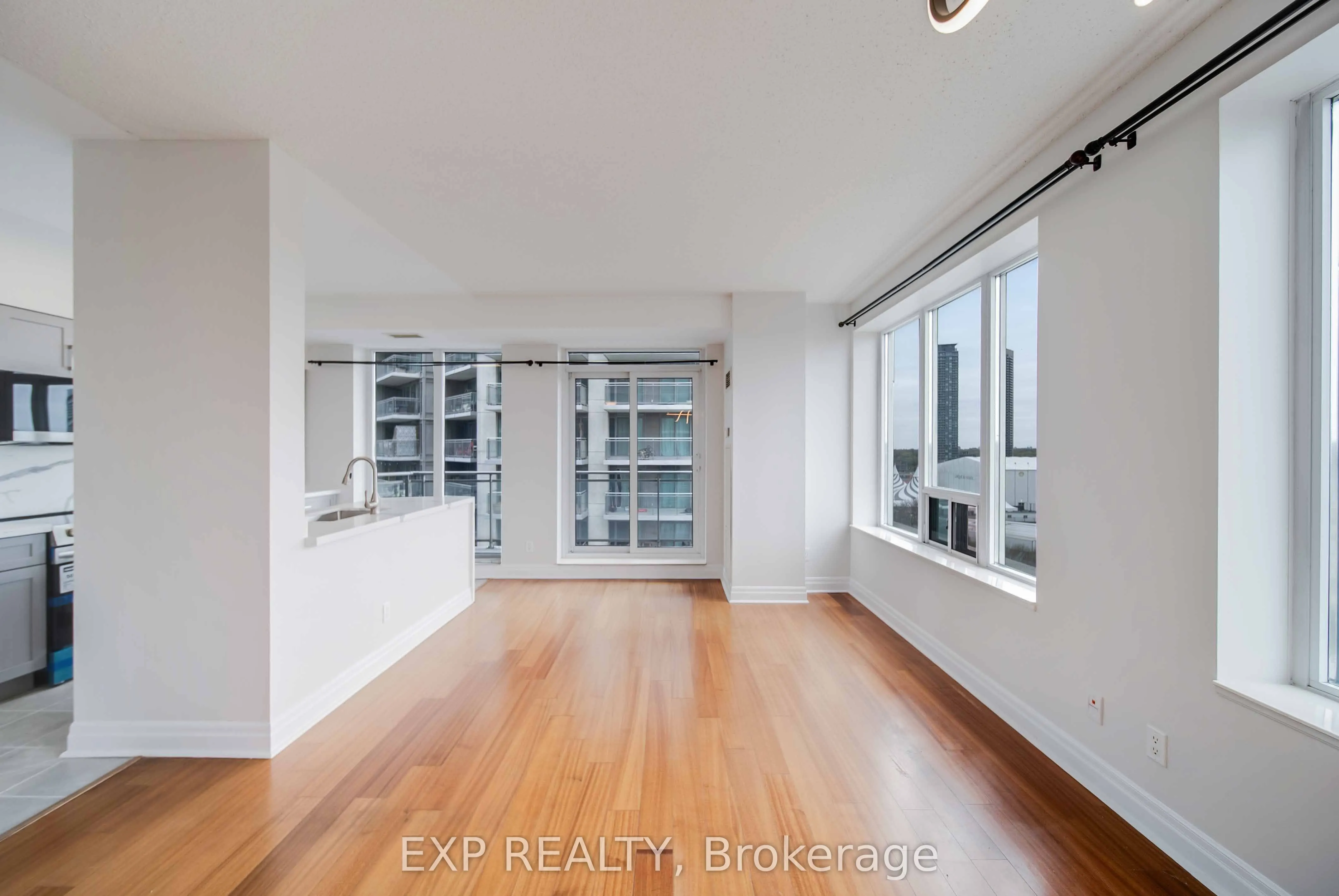 2119 Lakeshore Boulevard W, #1003