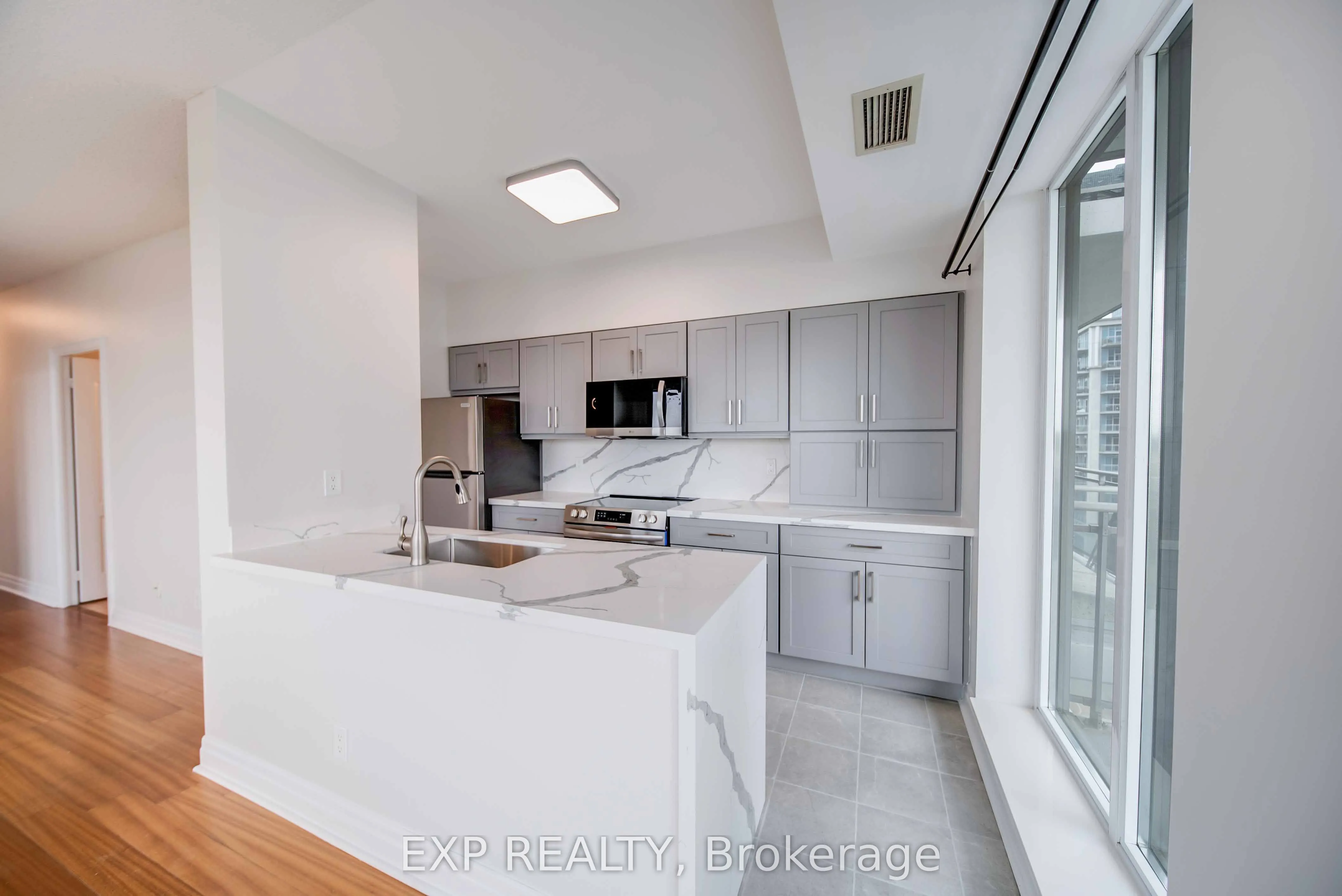 2119 Lakeshore Boulevard W, #1003