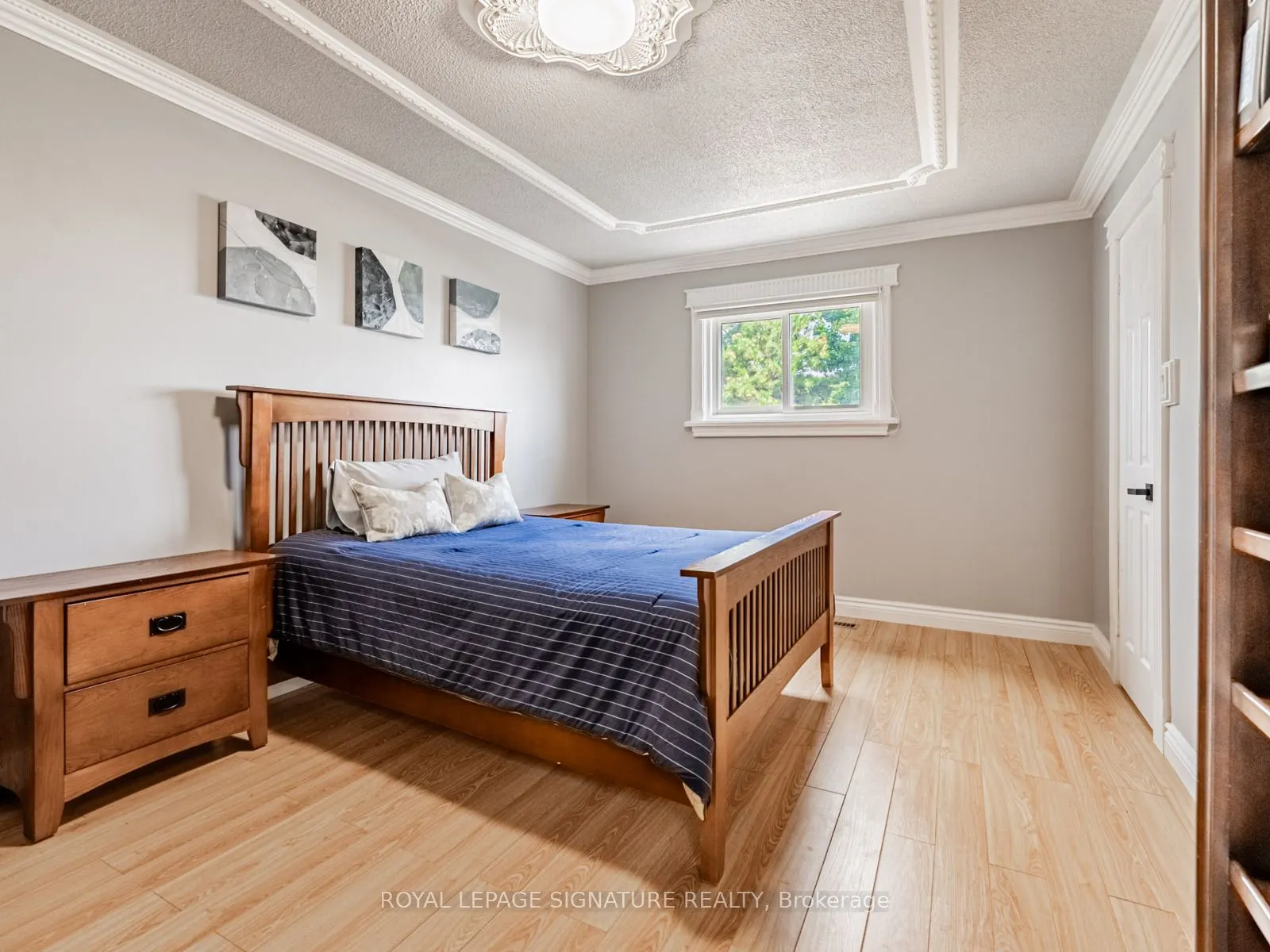 5245 Champlain Trail