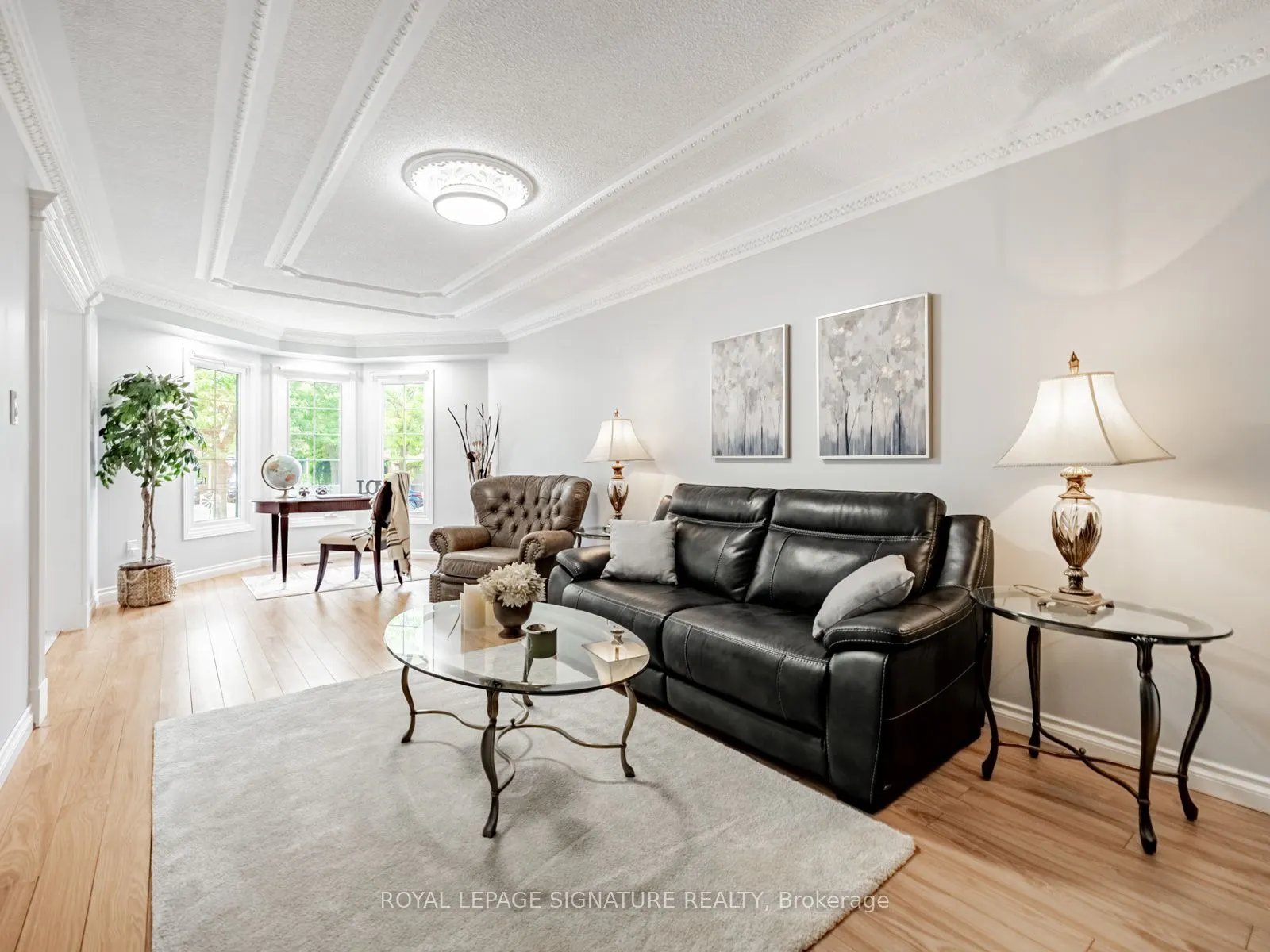 5245 Champlain Trail
