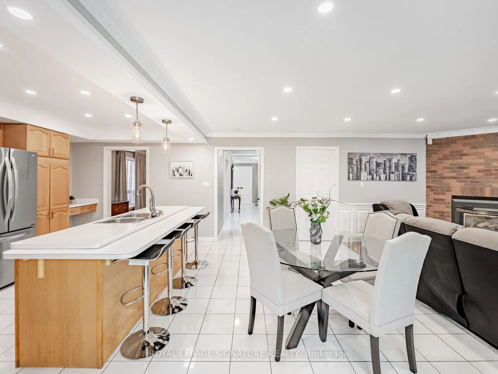5245 Champlain Trail