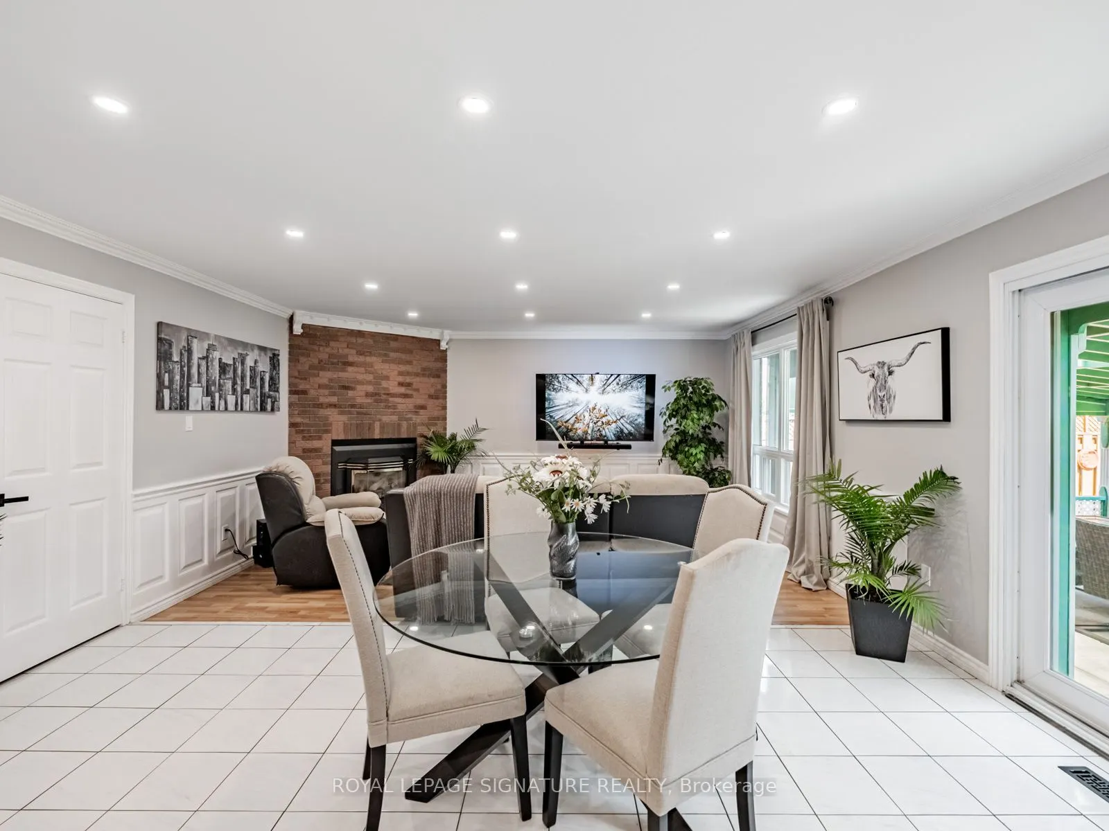 5245 Champlain Trail