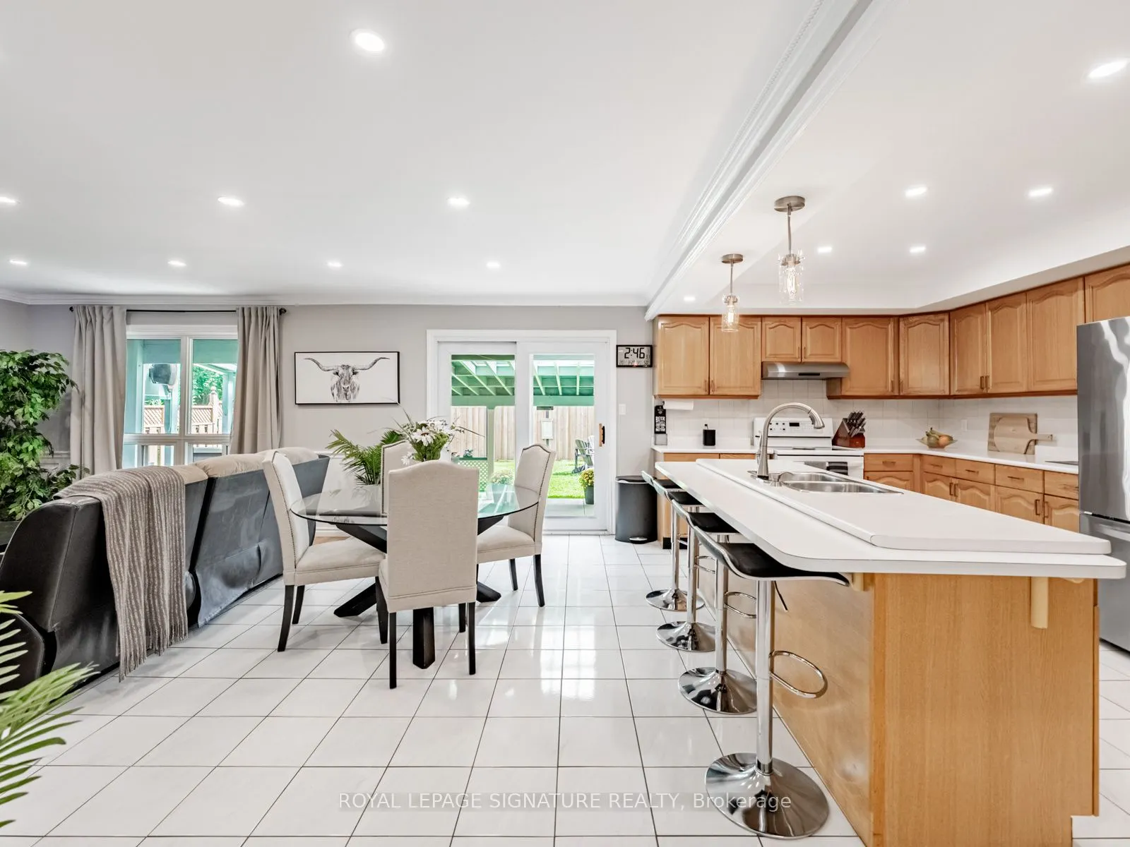 5245 Champlain Trail