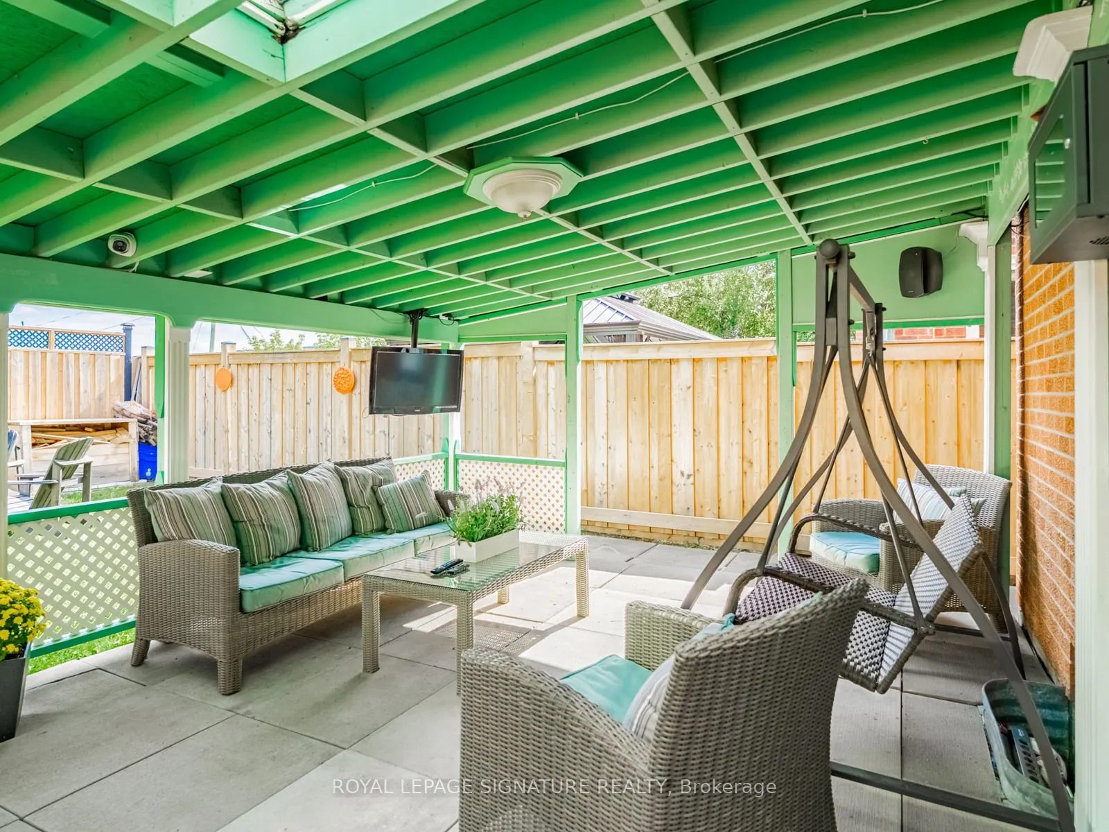 5245 Champlain Trail