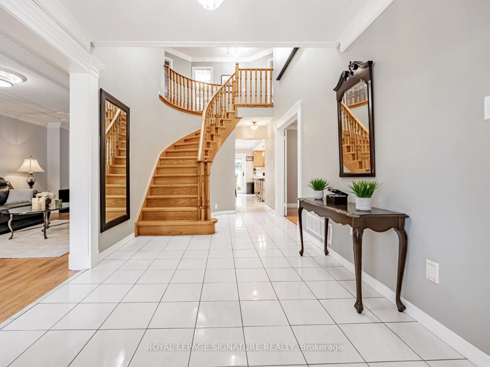 5245 Champlain Trail