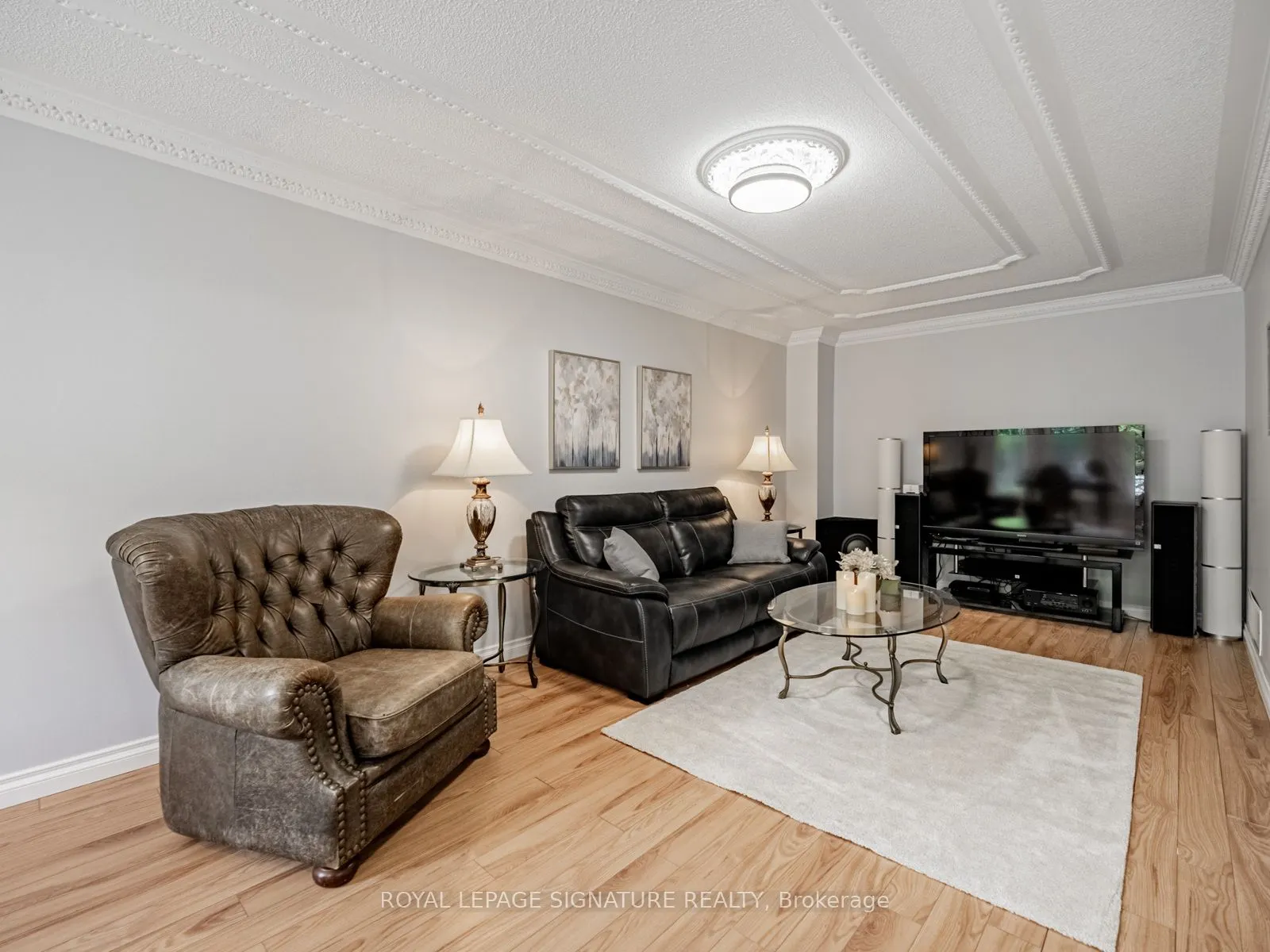 5245 Champlain Trail