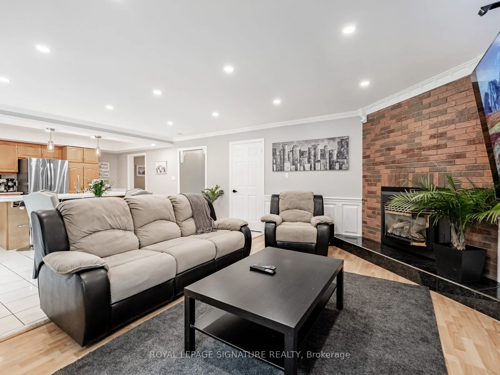 5245 Champlain Trail
