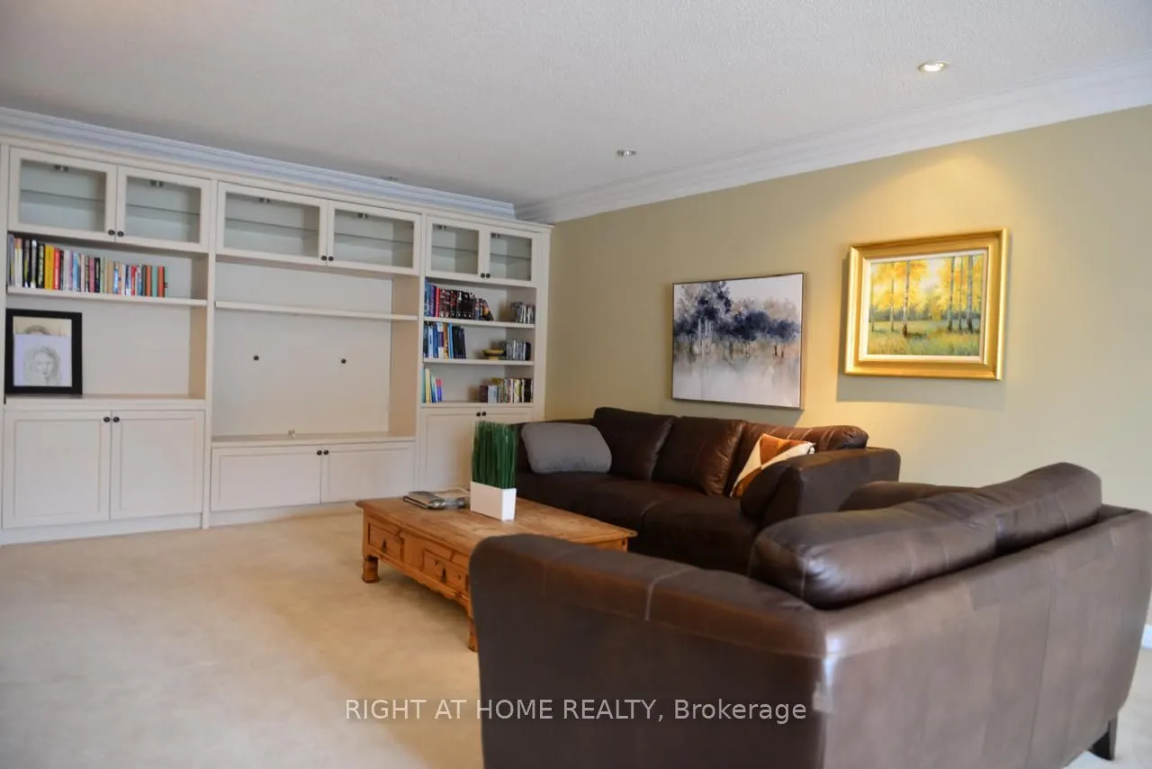 16 St Lawrence Drive, #5