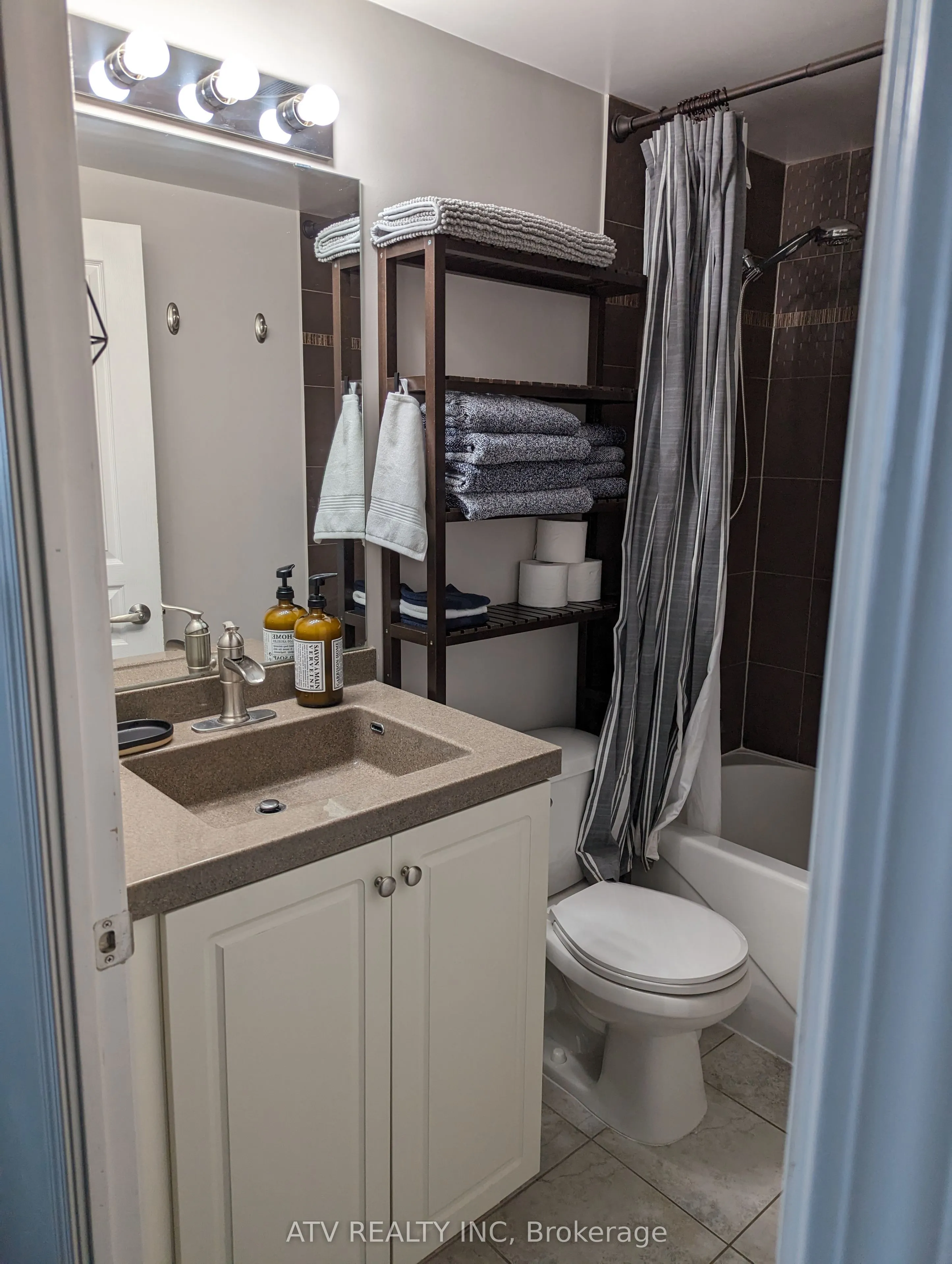 2240 Lake Shore Boulevard W, #1008