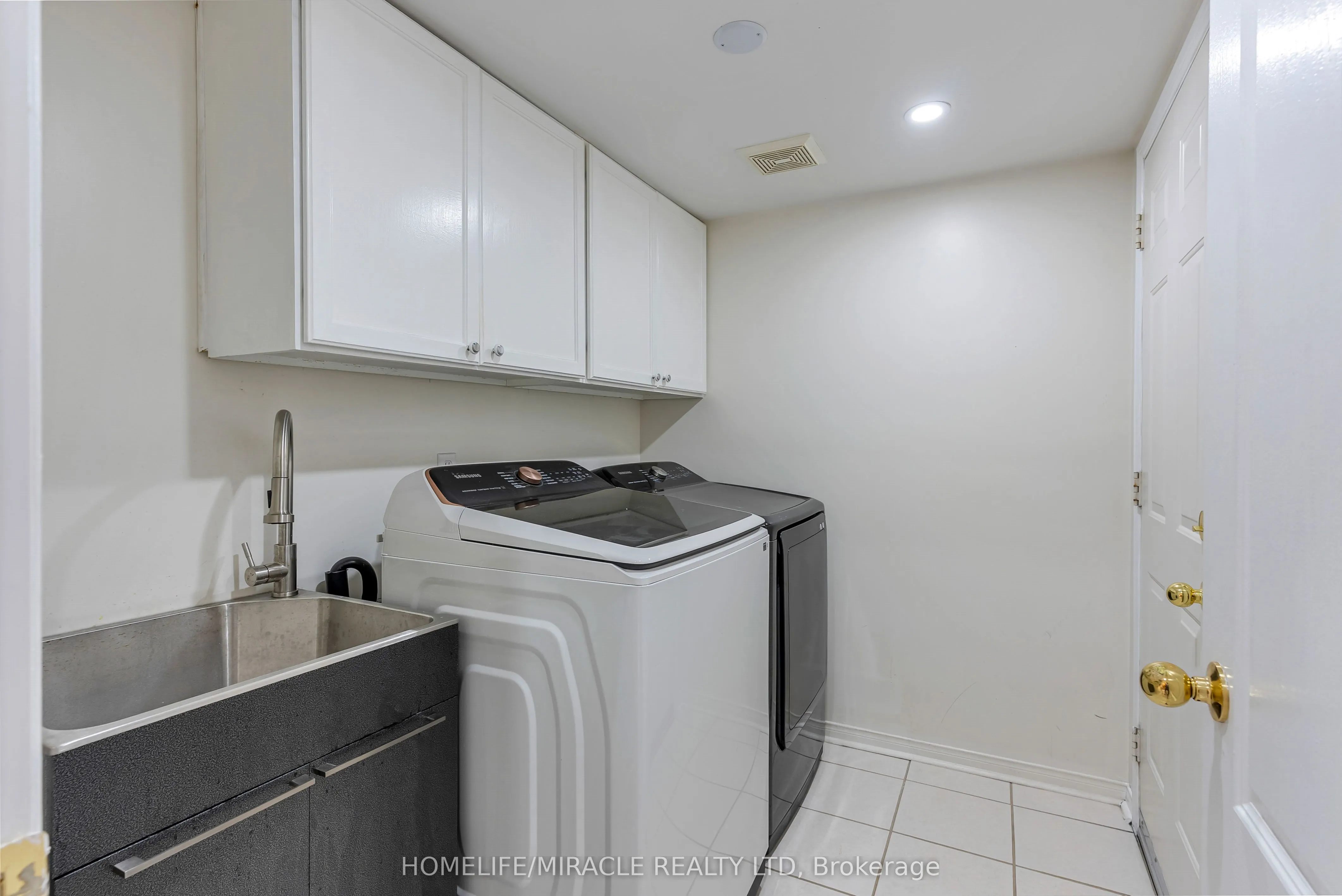 14 Galveston Crescent