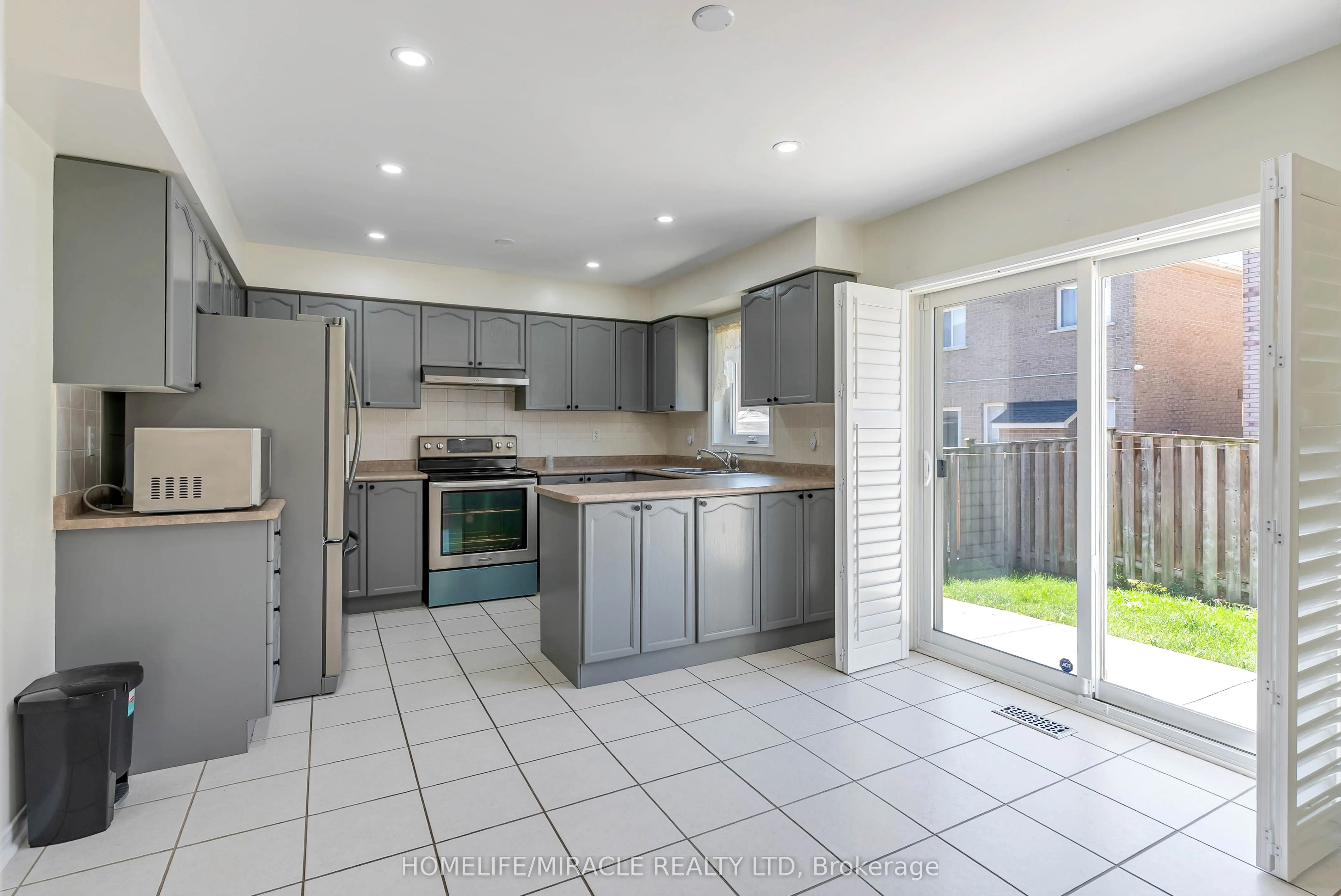 14 Galveston Crescent