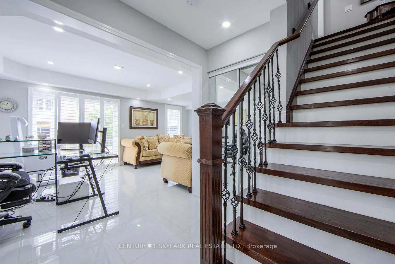 21 Decker Hollow Circle