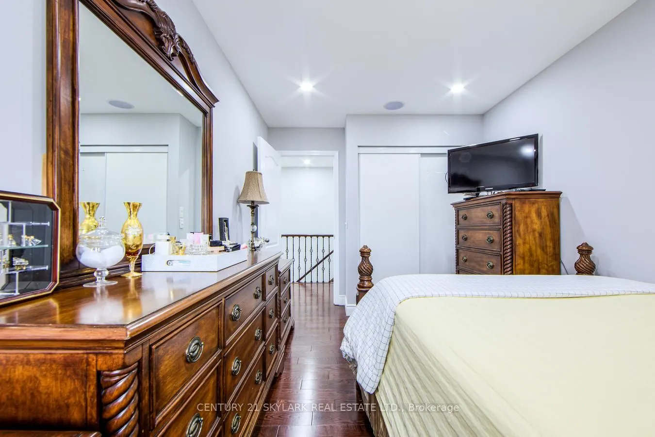 21 Decker Hollow Circle
