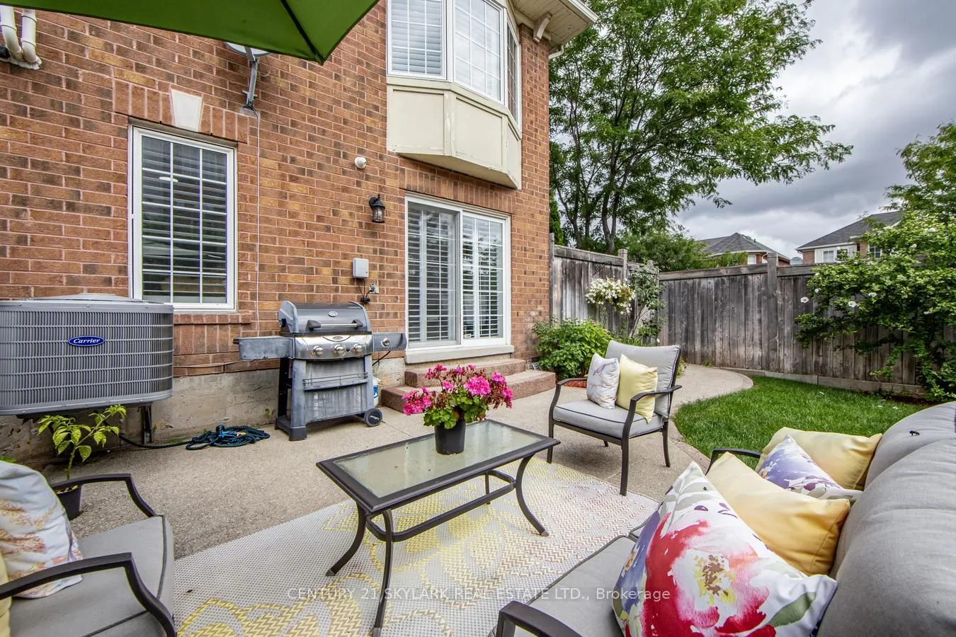 21 Decker Hollow Circle
