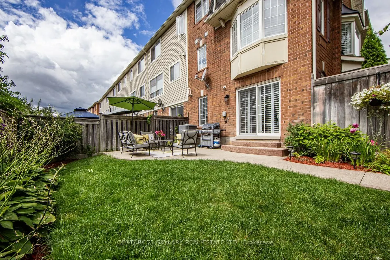 21 Decker Hollow Circle