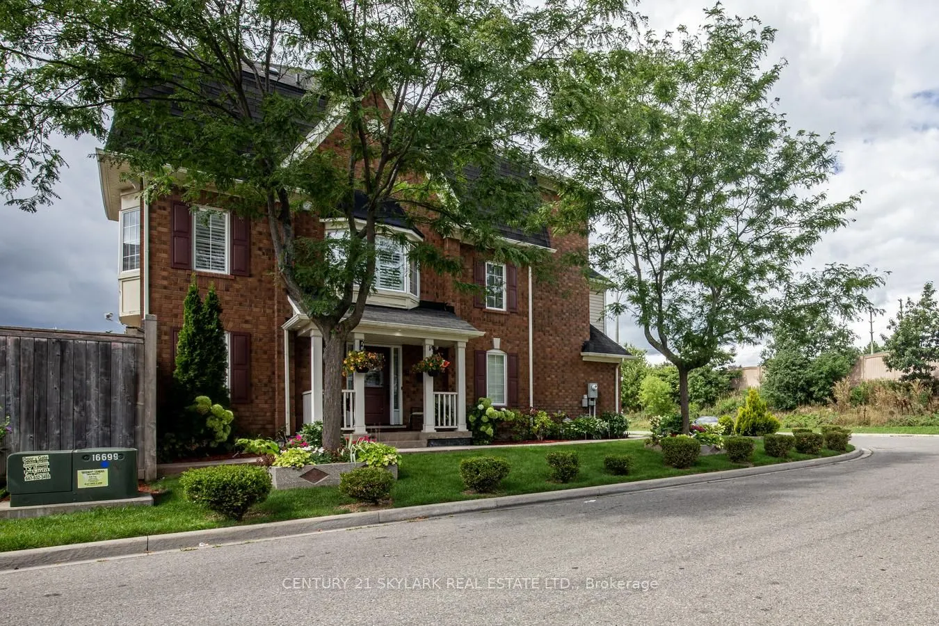 21 Decker Hollow Circle
