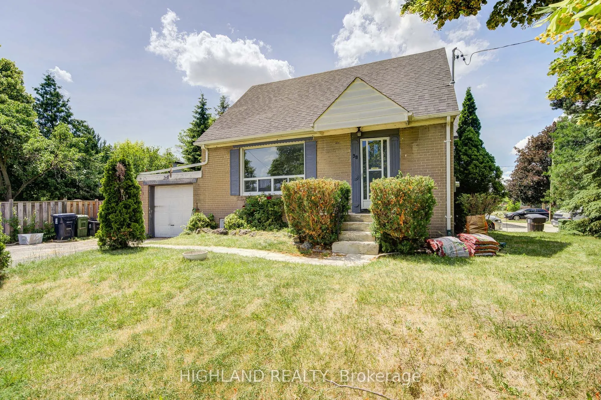 38 Esmond Crescent