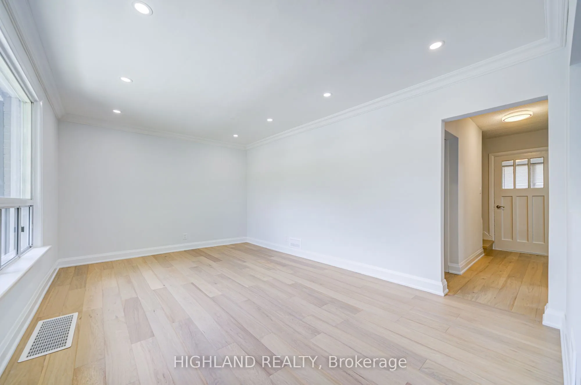 38 Esmond Crescent