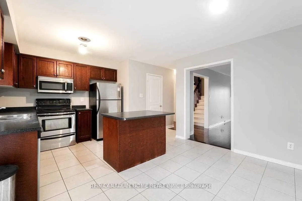 2331 Saddlecreek Crescent