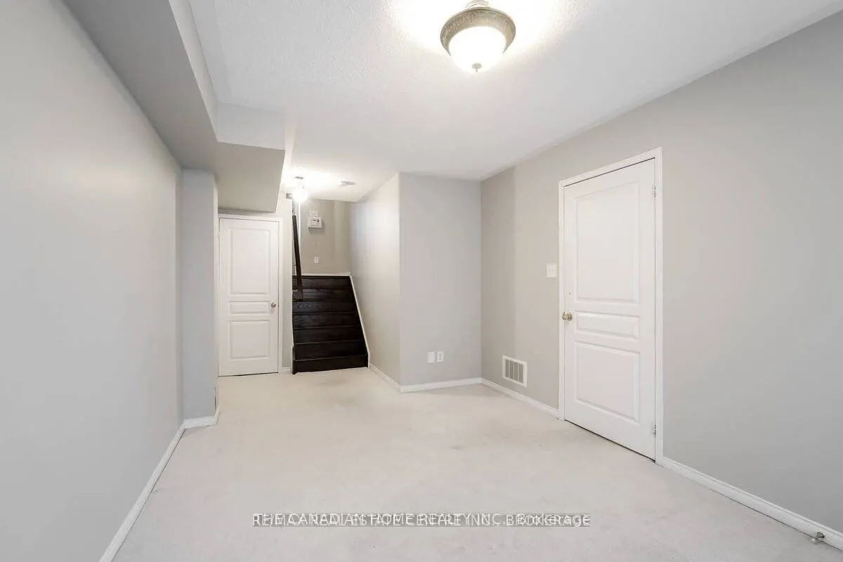 2331 Saddlecreek Crescent