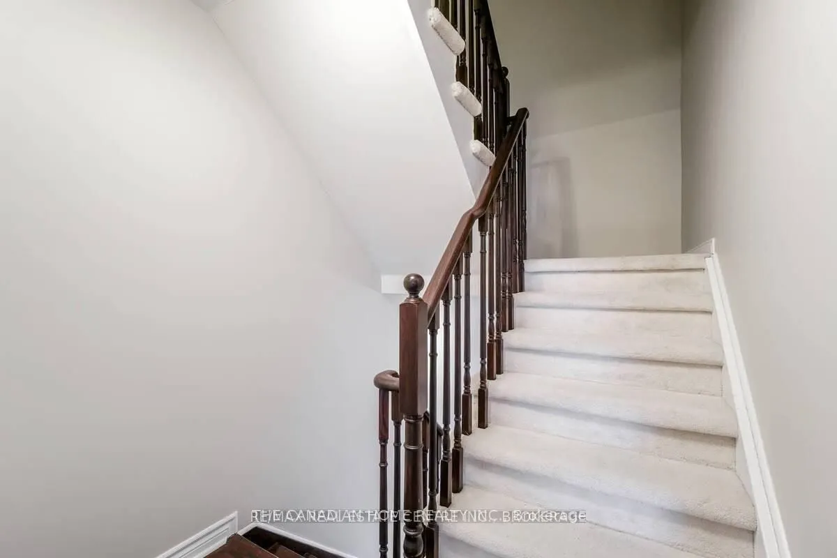 2331 Saddlecreek Crescent