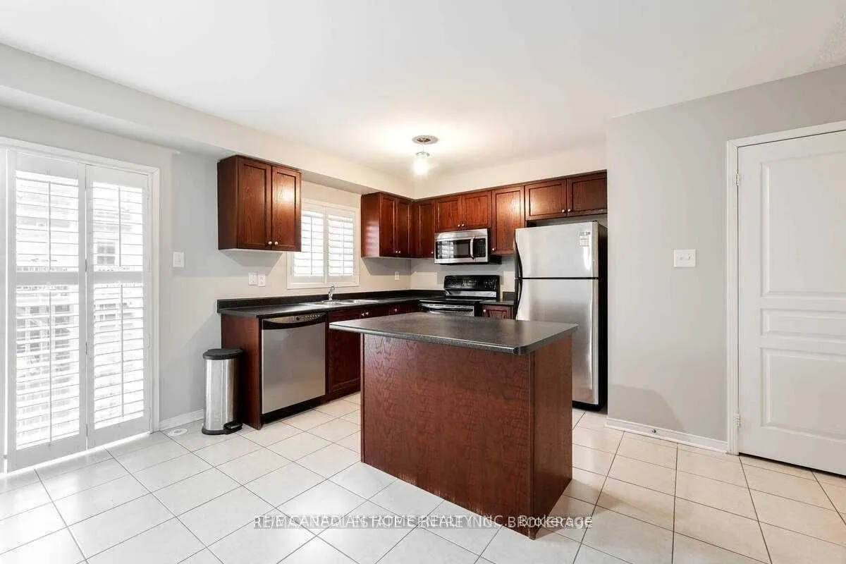 2331 Saddlecreek Crescent