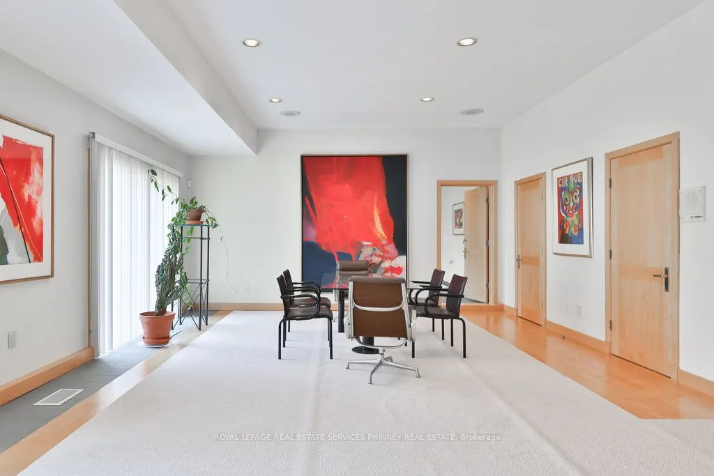 937 WHITTIER Crescent