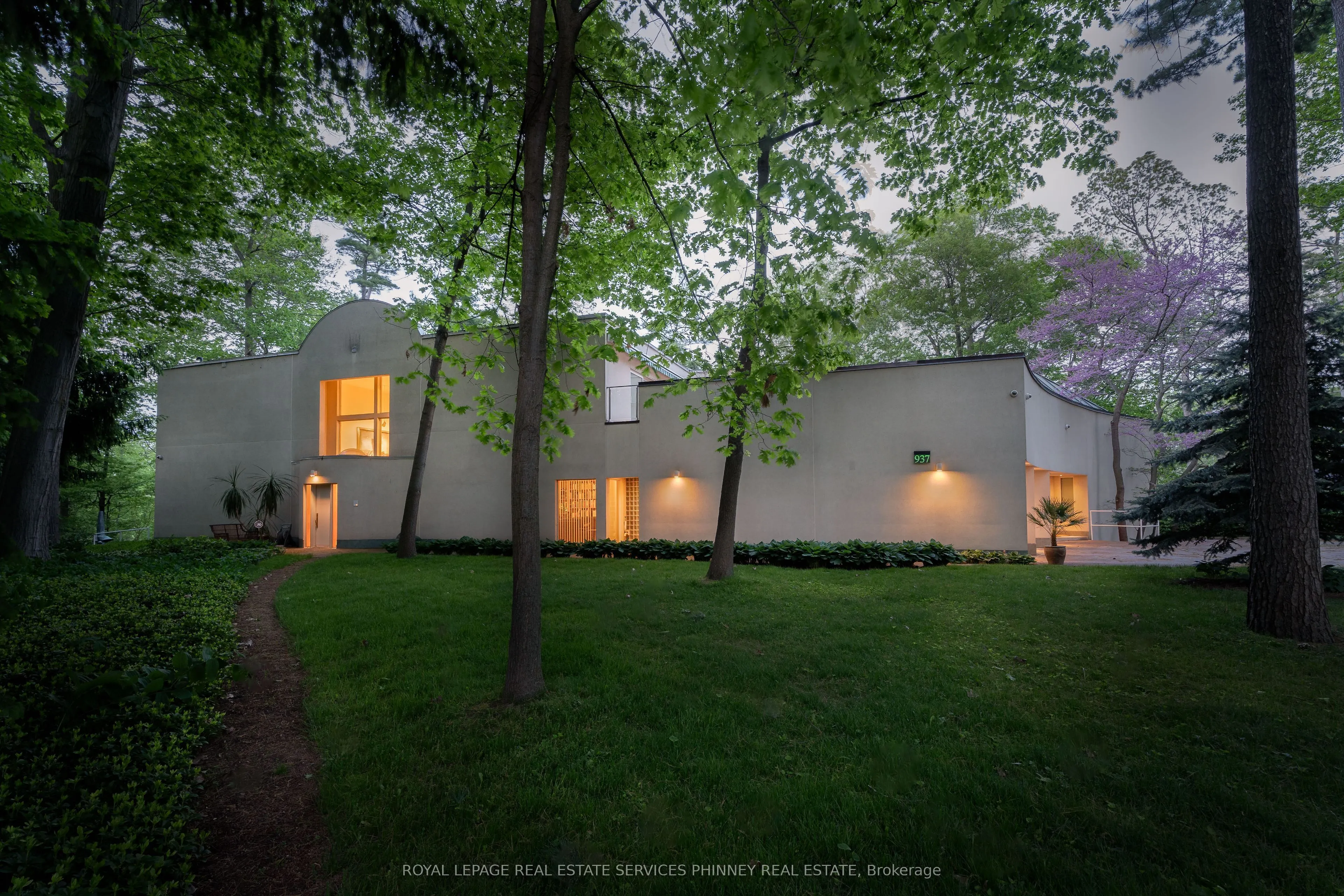 937 WHITTIER Crescent