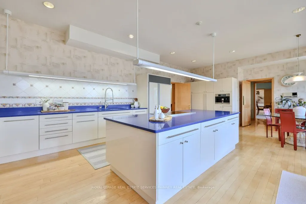 937 WHITTIER Crescent