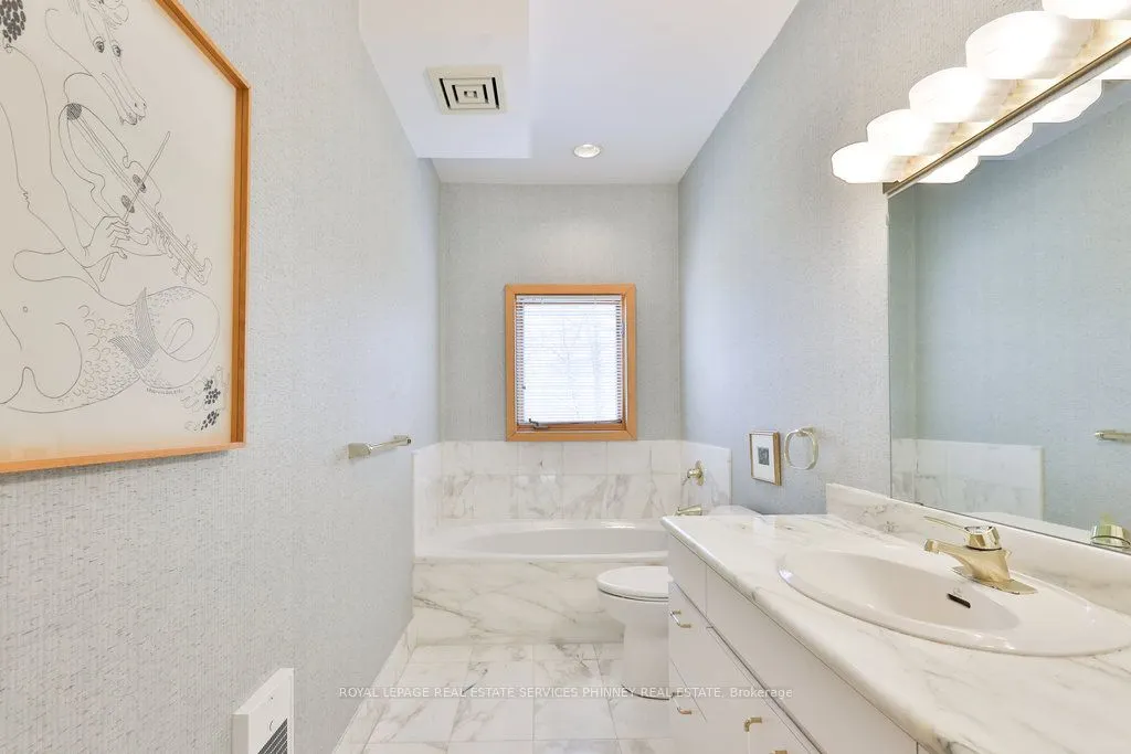 937 WHITTIER Crescent