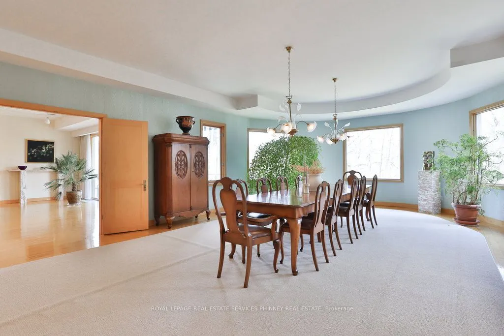937 WHITTIER Crescent