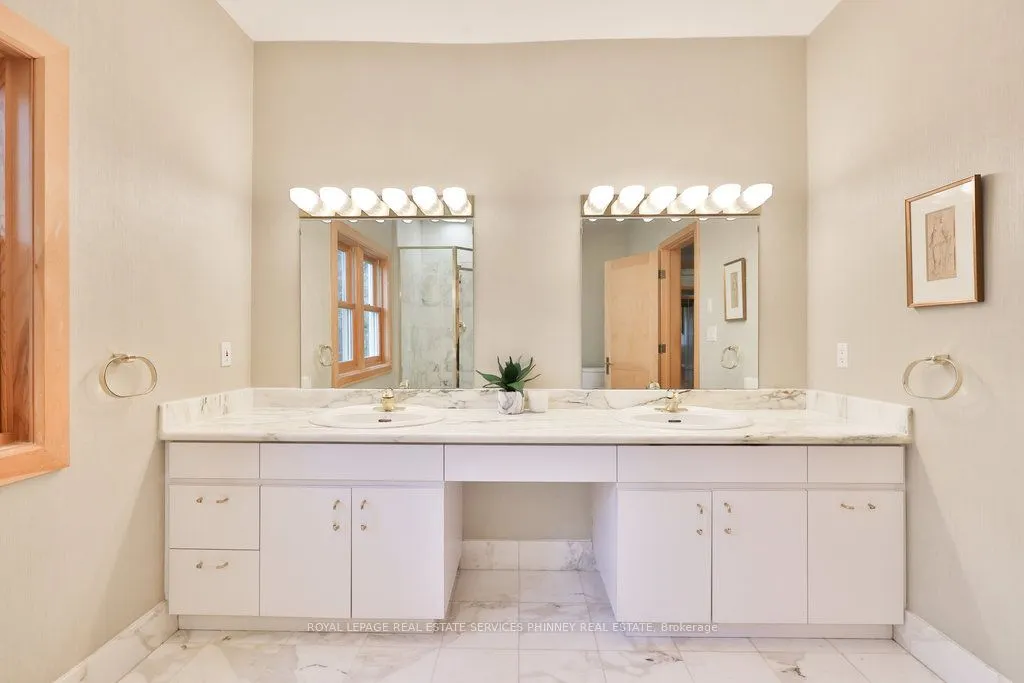 937 WHITTIER Crescent