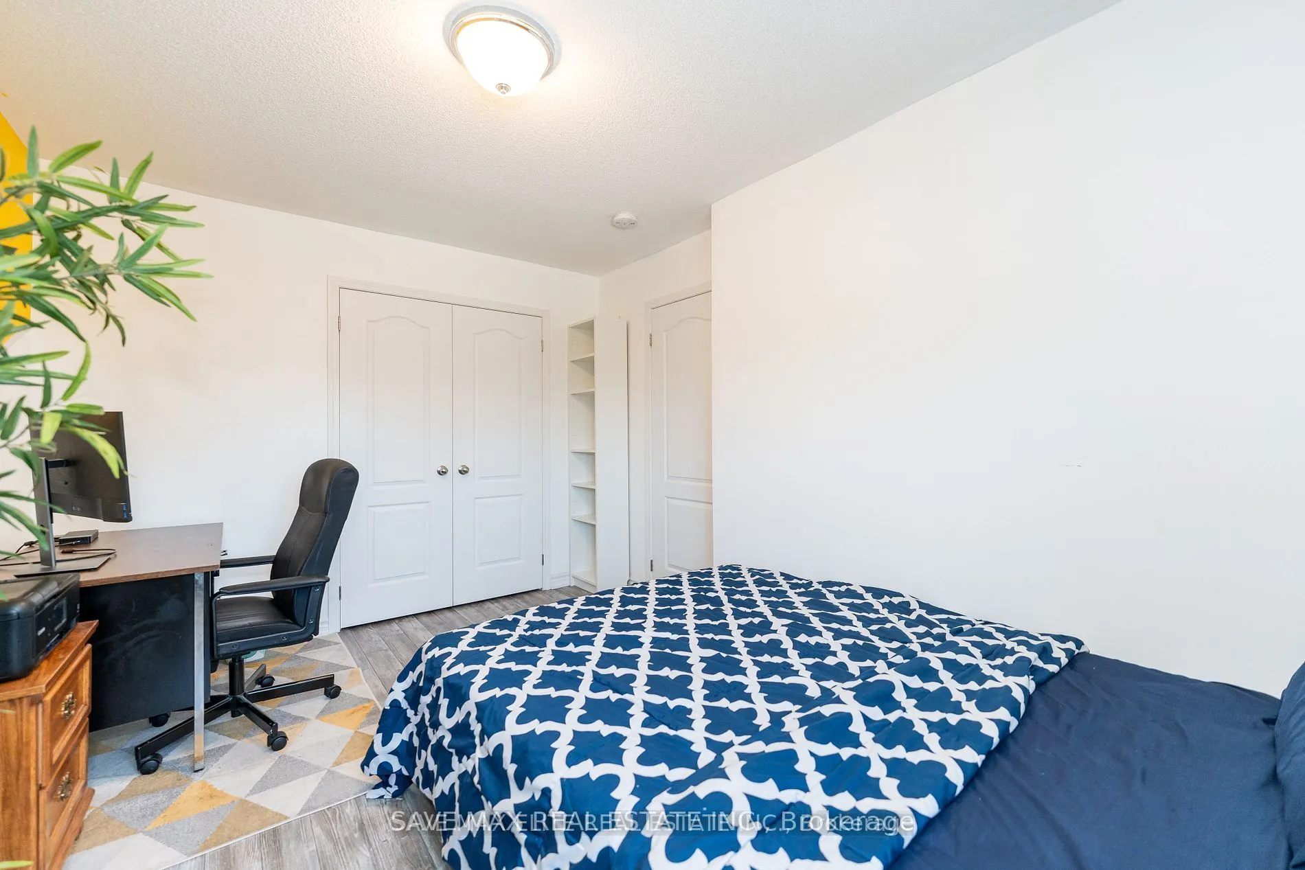 5549 Katy Gate