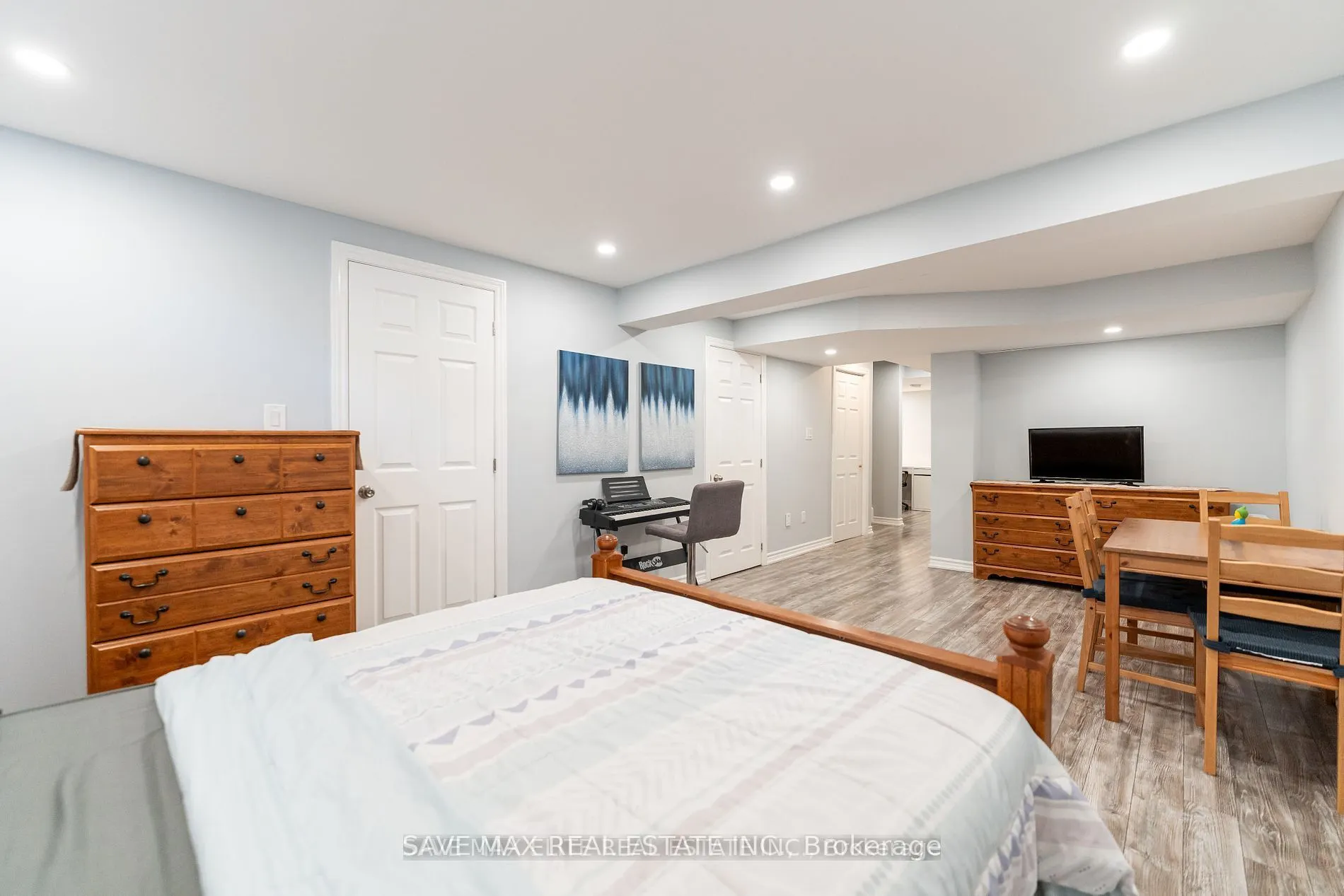 5549 Katy Gate