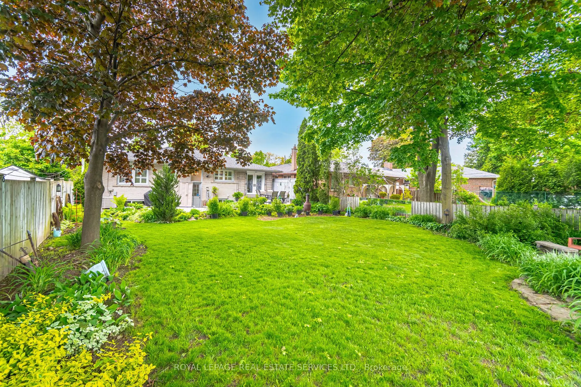 26 Alanmeade Crescent