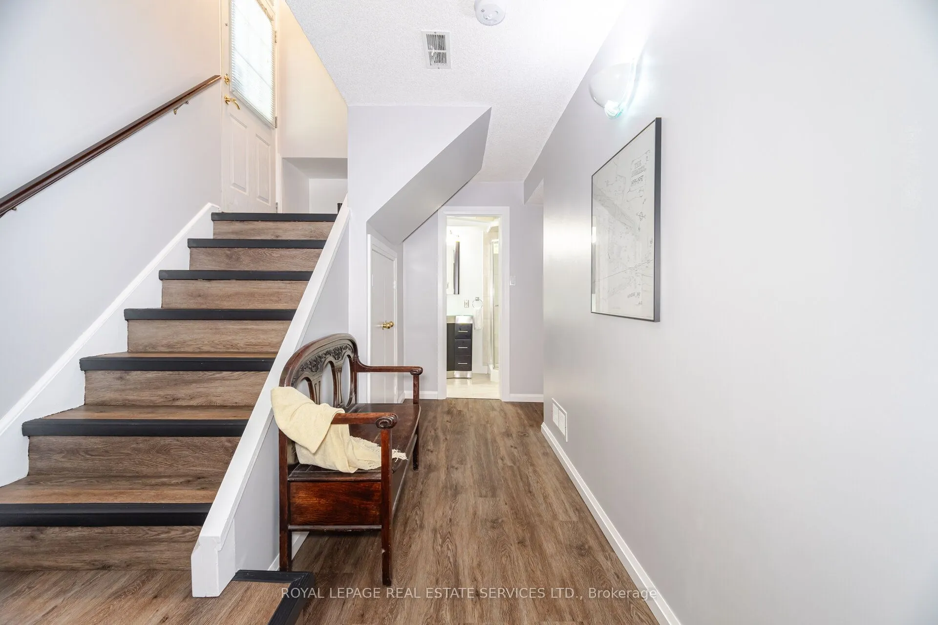 26 Alanmeade Crescent