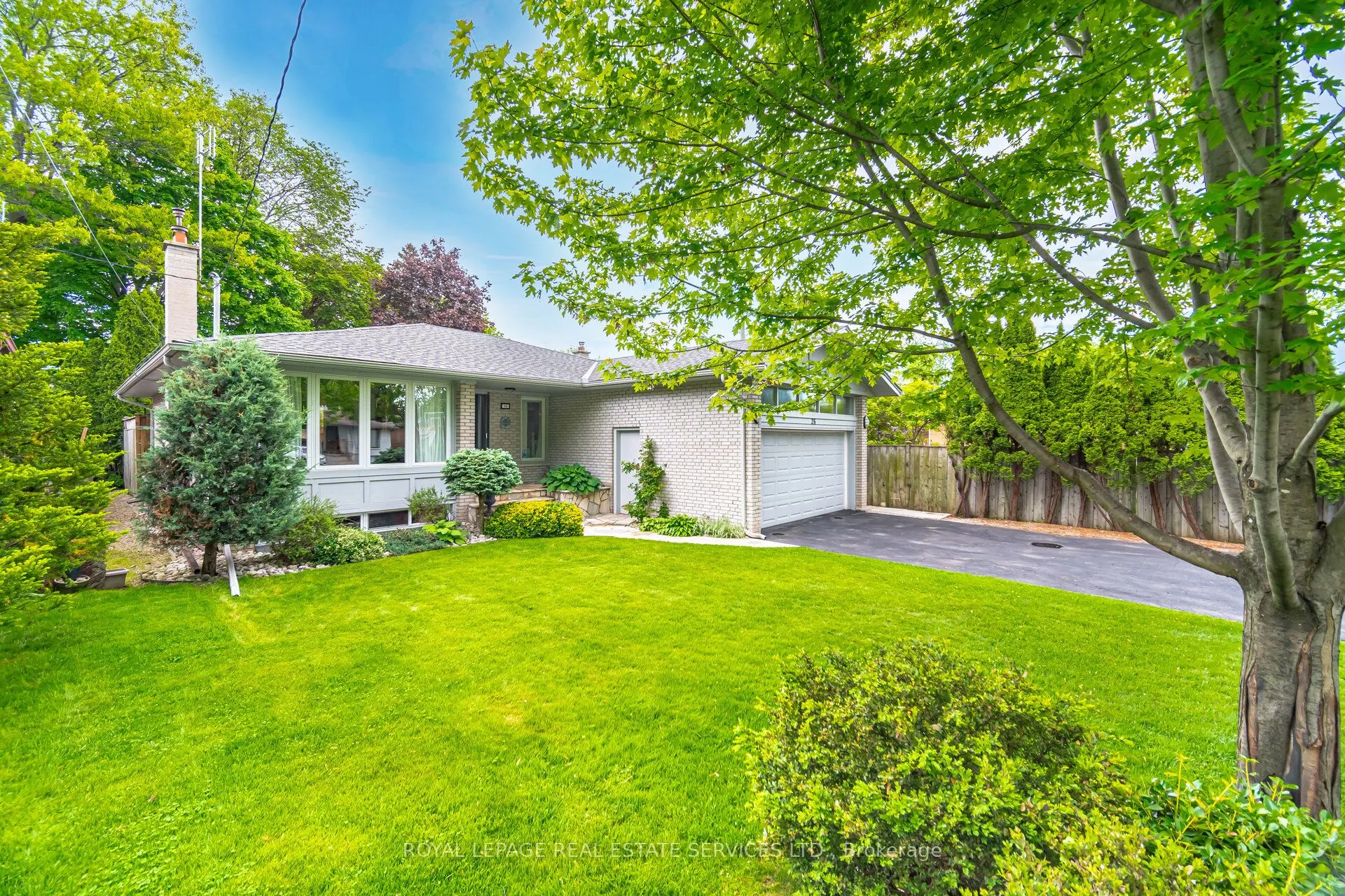 26 Alanmeade Crescent
