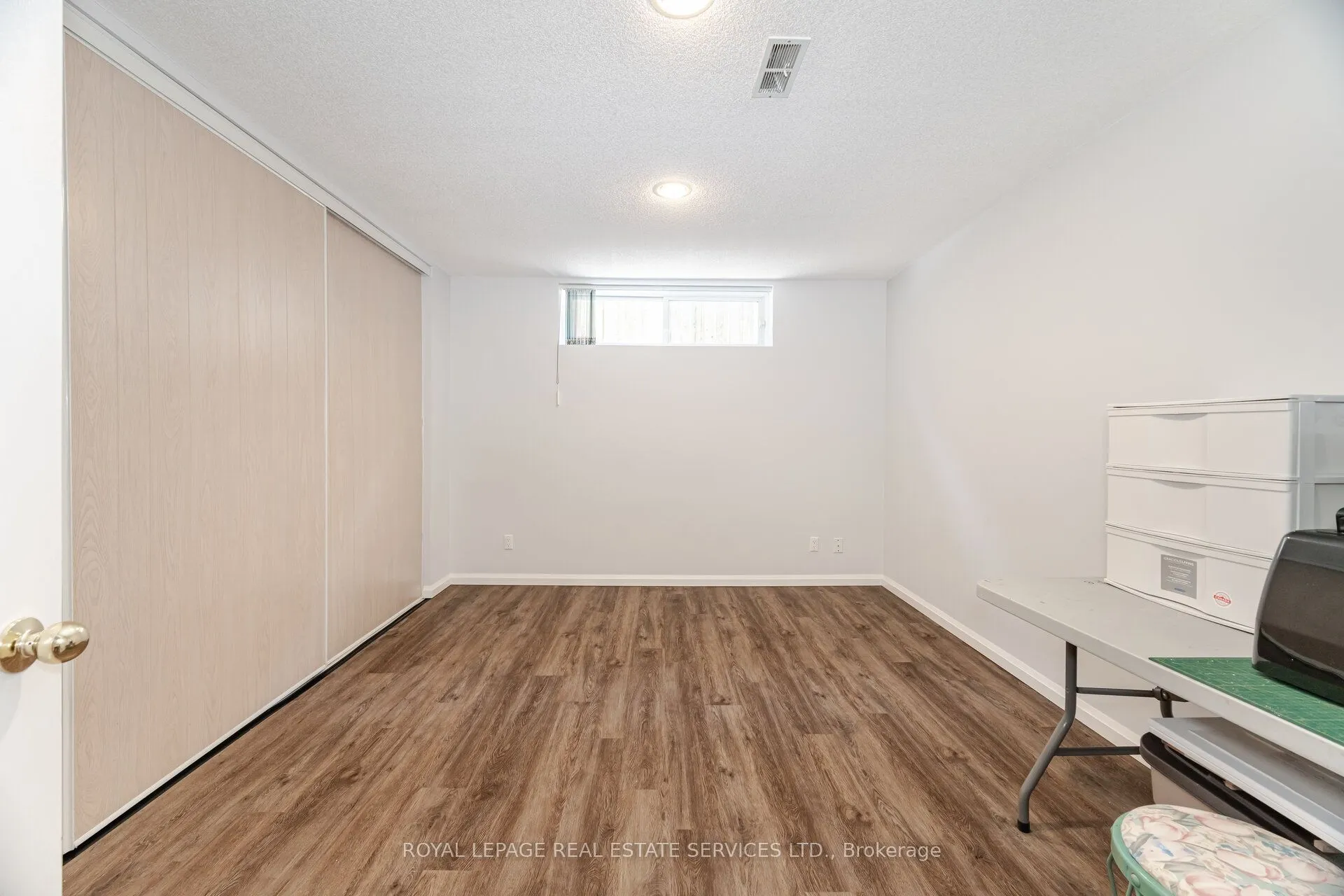 26 Alanmeade Crescent