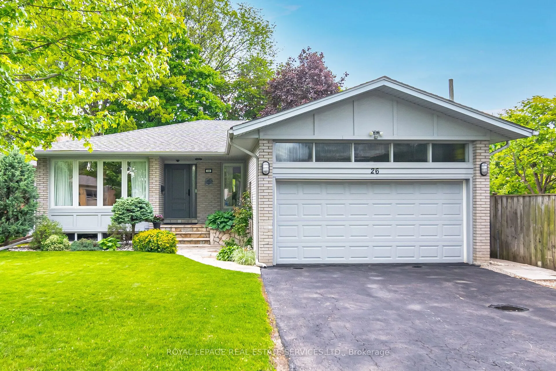 26 Alanmeade Crescent