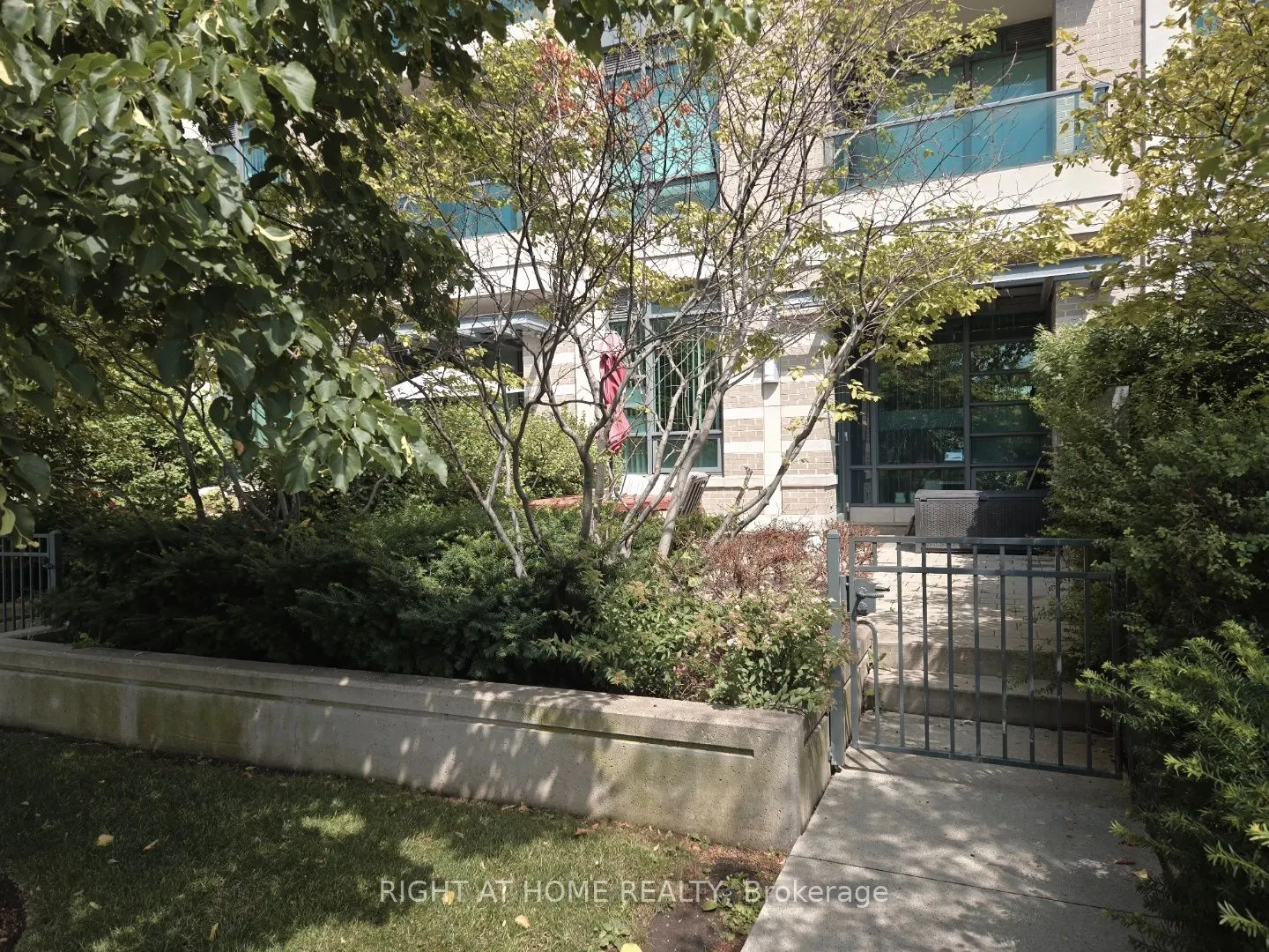 215 Sherway Gardens Road, #101