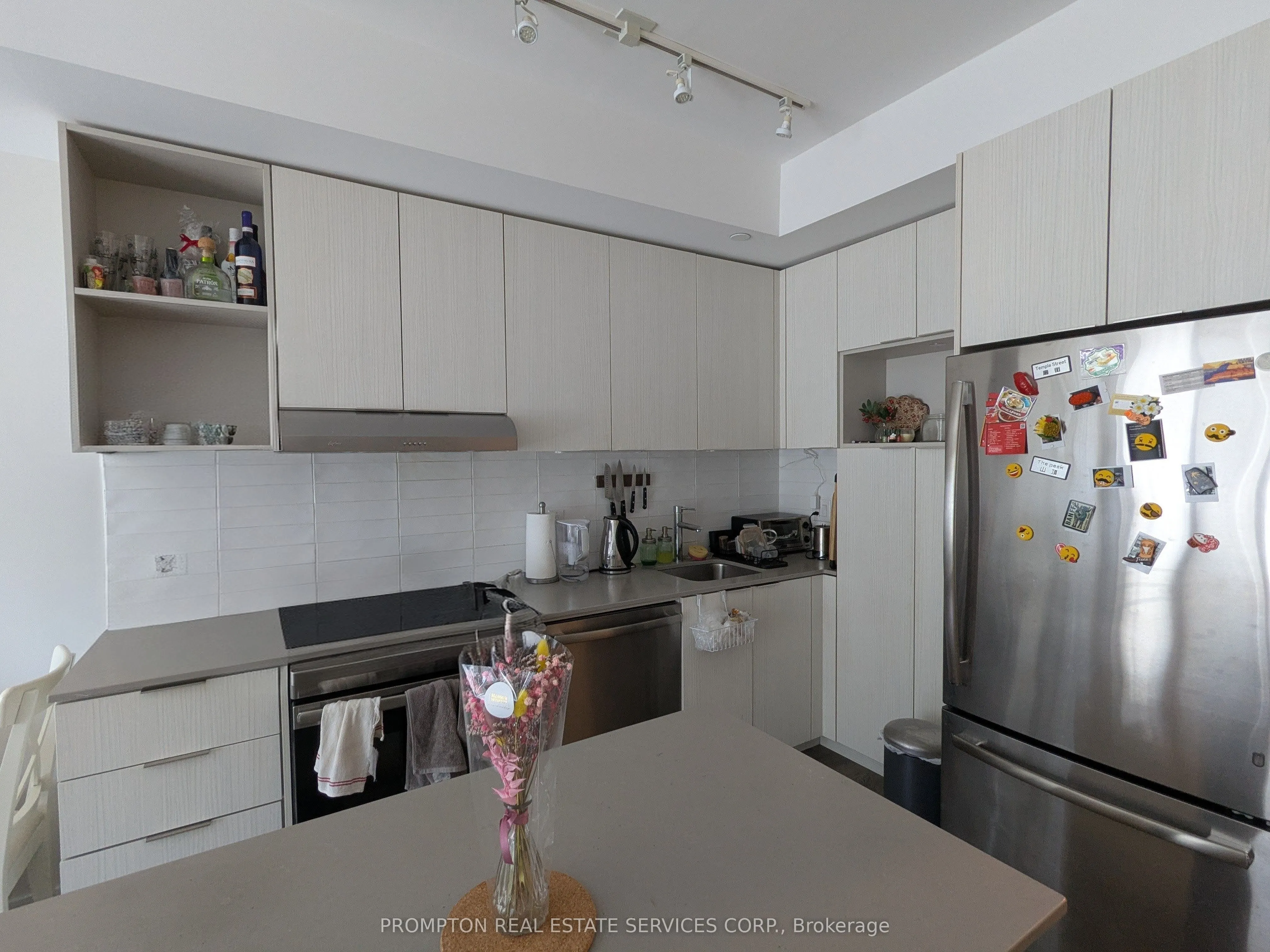 2520 Eglinton Avenue W, #802