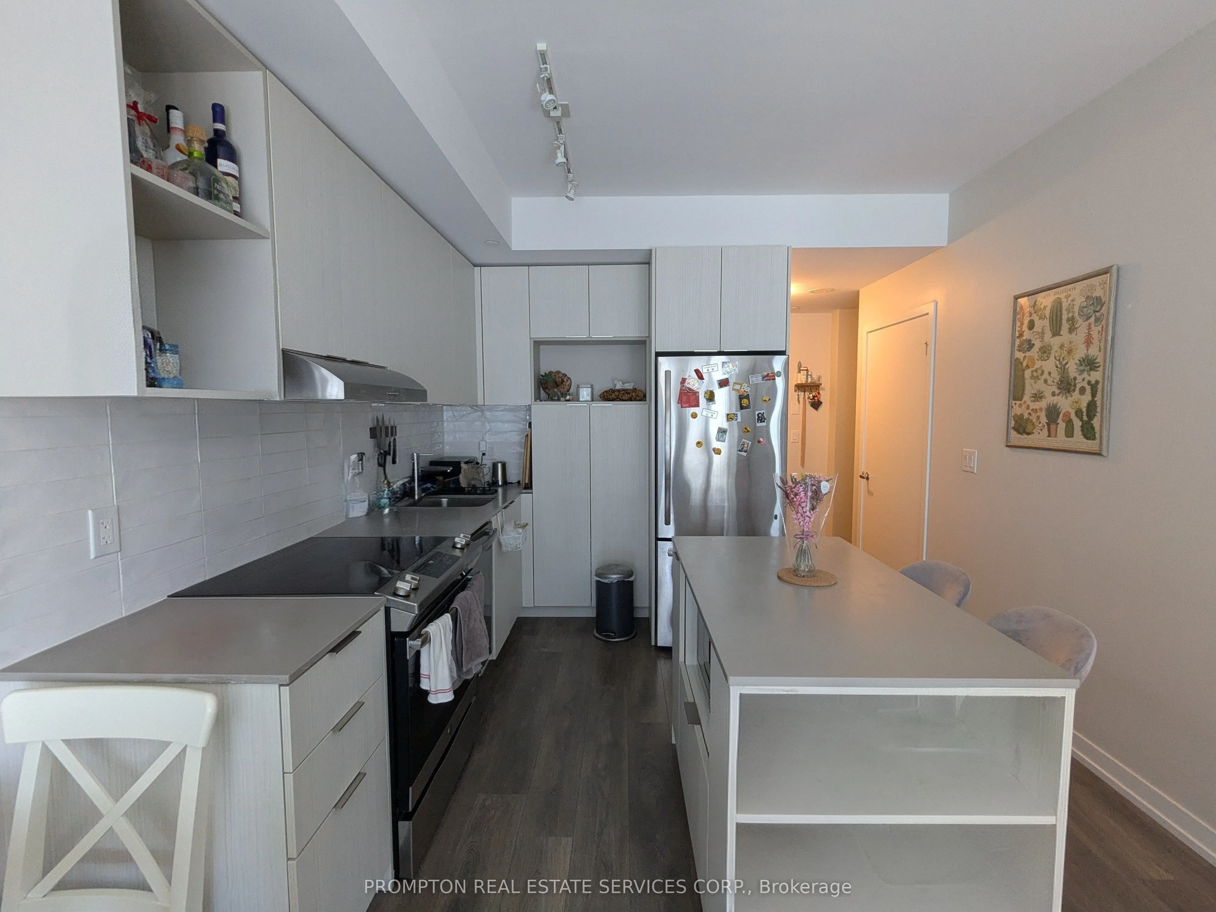 2520 Eglinton Avenue W, #802