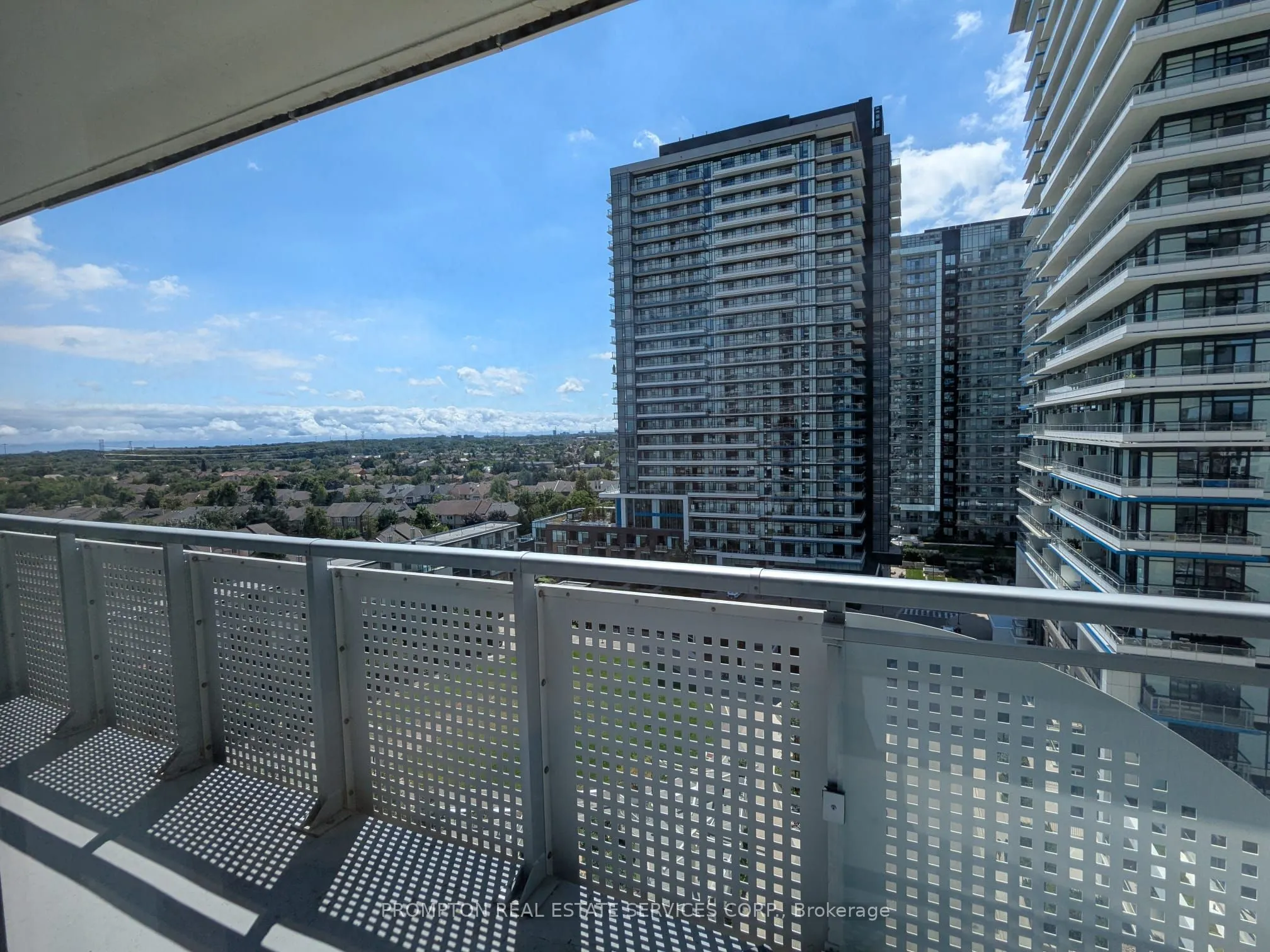 2520 Eglinton Avenue W, #802